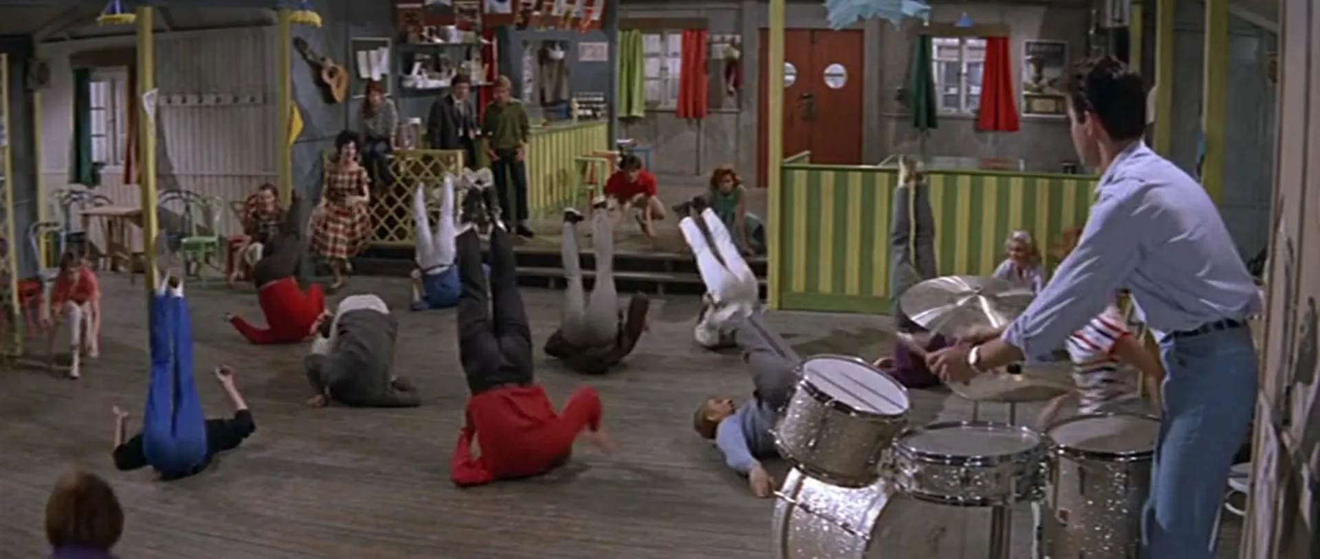 The Young Ones scene still 4