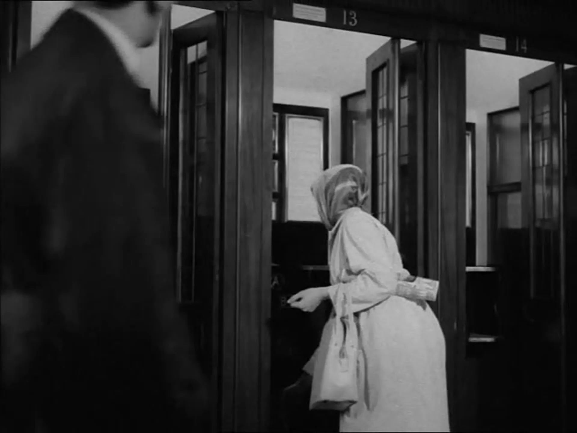 West End Jungle scene still 2
