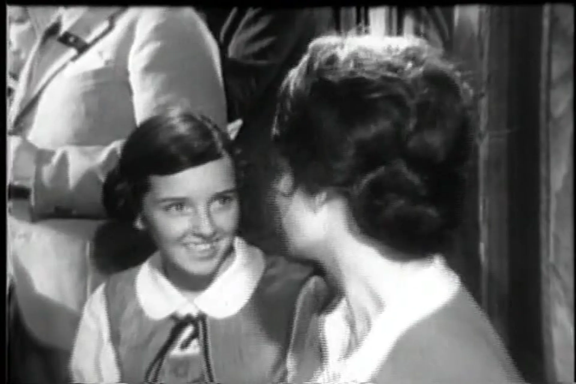 Two Women scene still 1