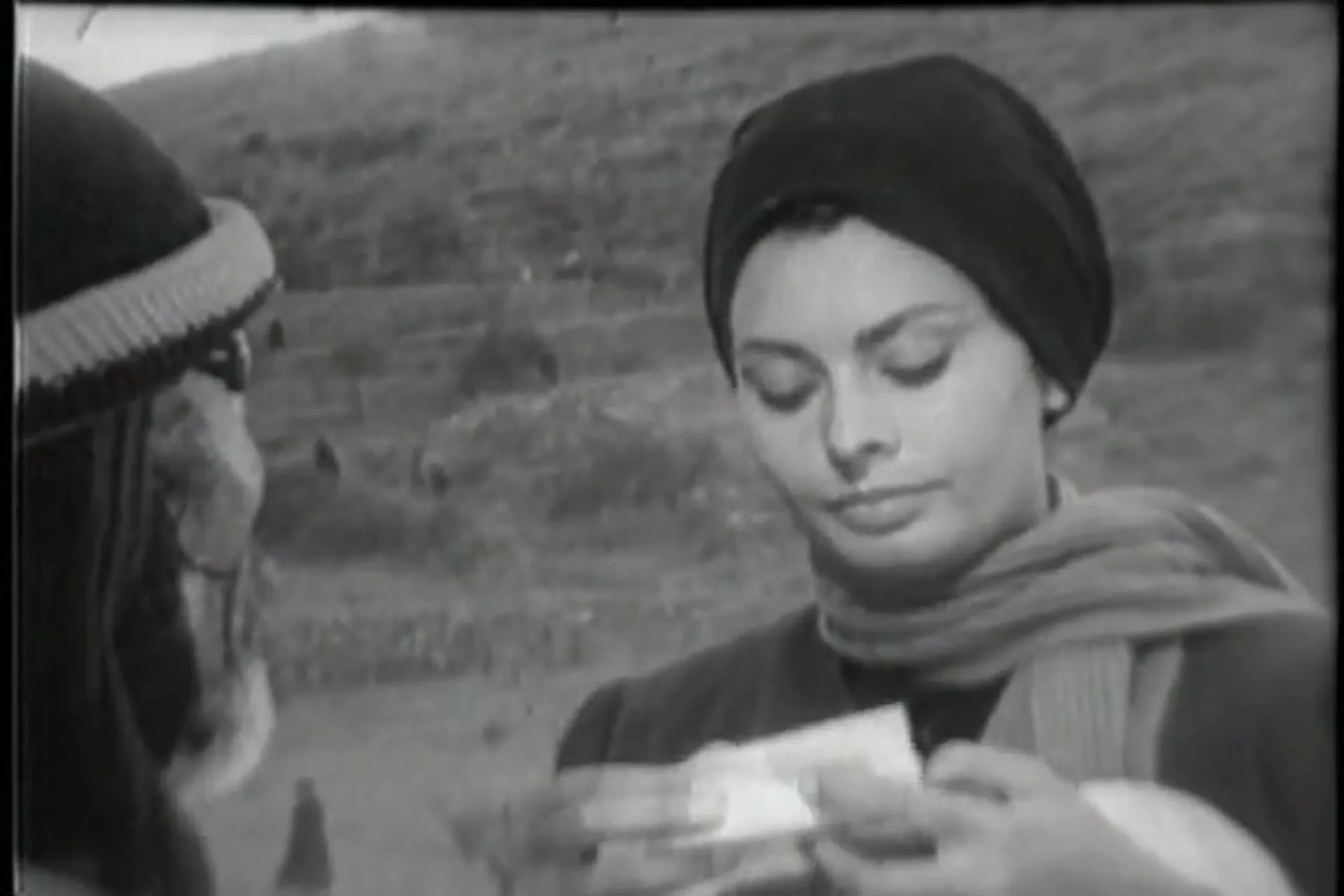 Two Women scene still 7