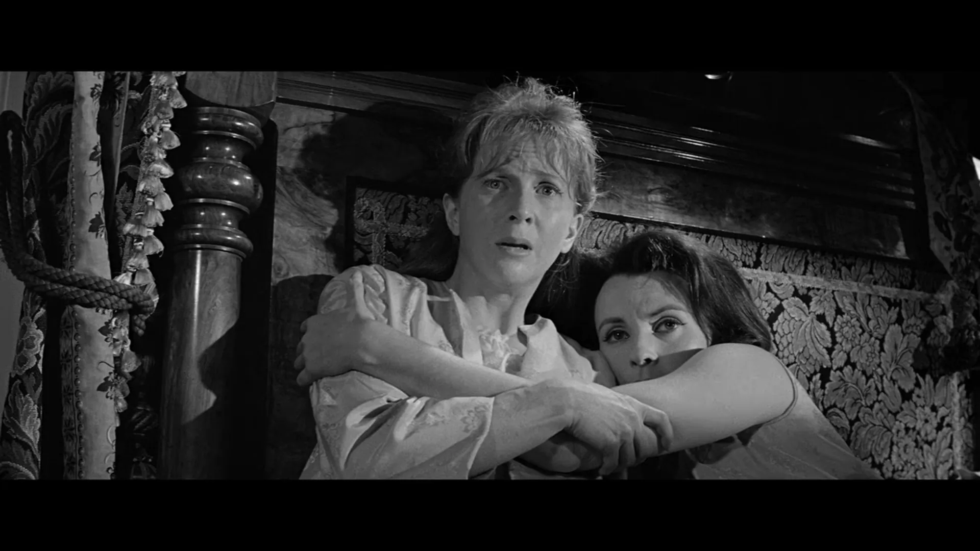 The Haunting scene still 5