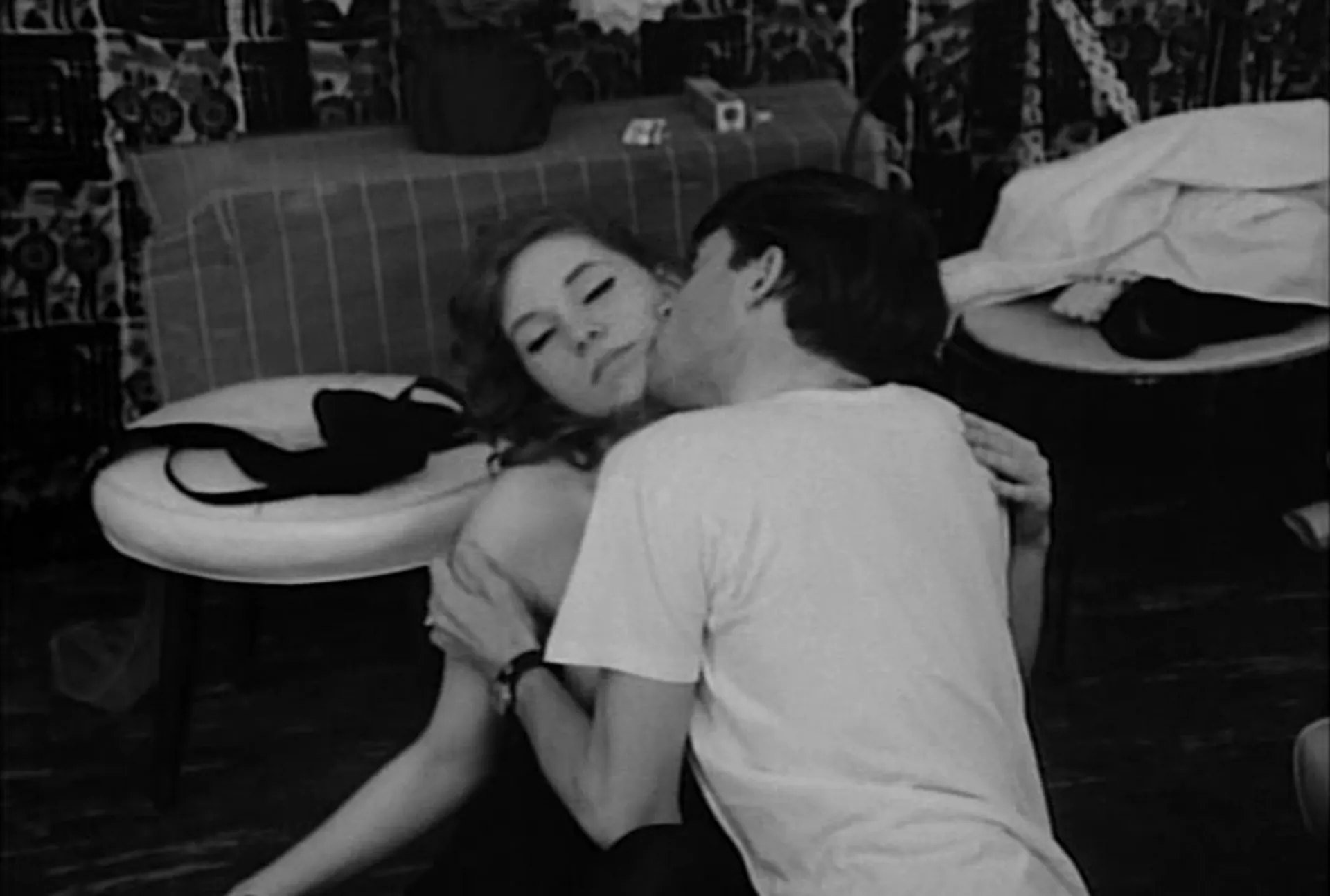 Two Girls for a Madman scene still 5