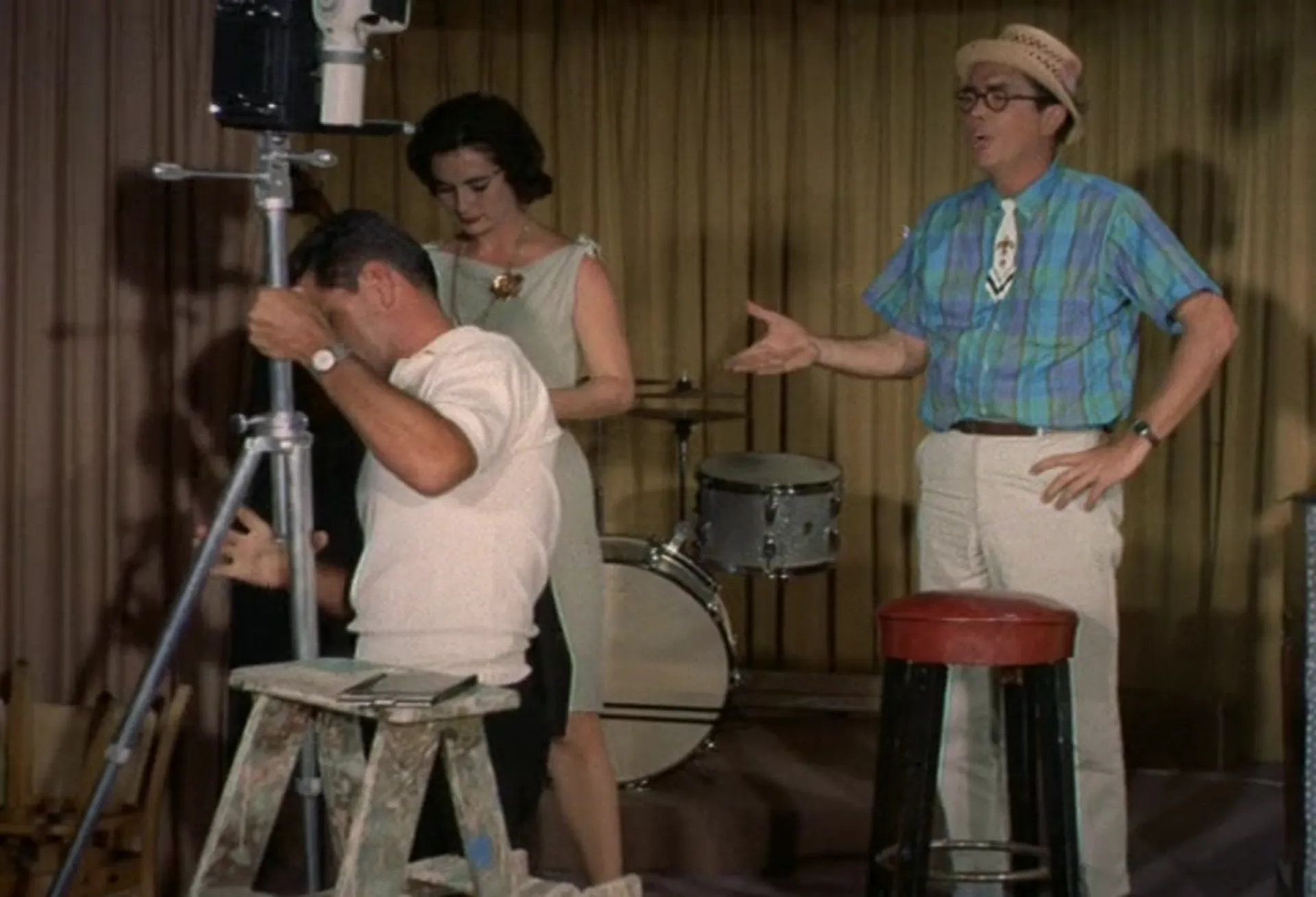 Goldilocks and the Three Bares scene still 5