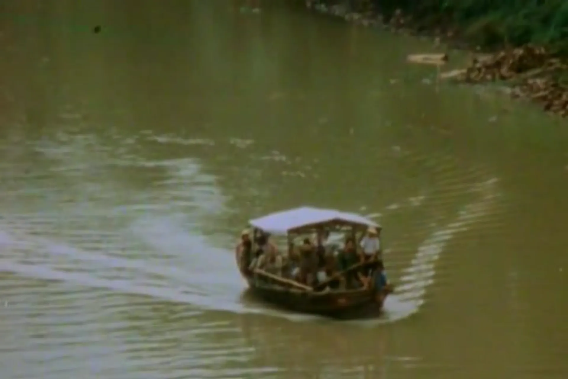 Invaders of the Lost Gold scene still 6