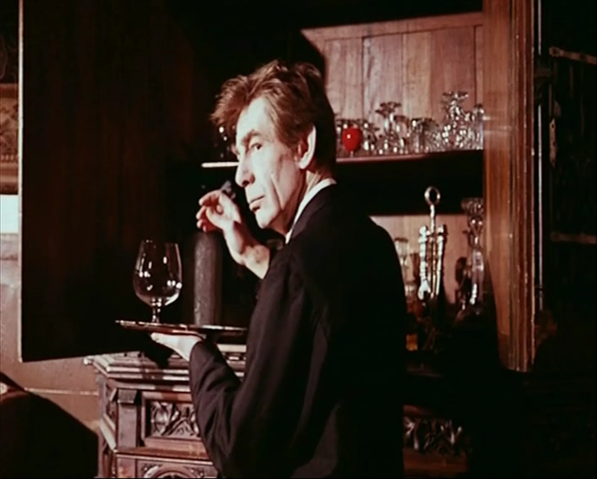 Curse of the Crimson Altar scene still 3