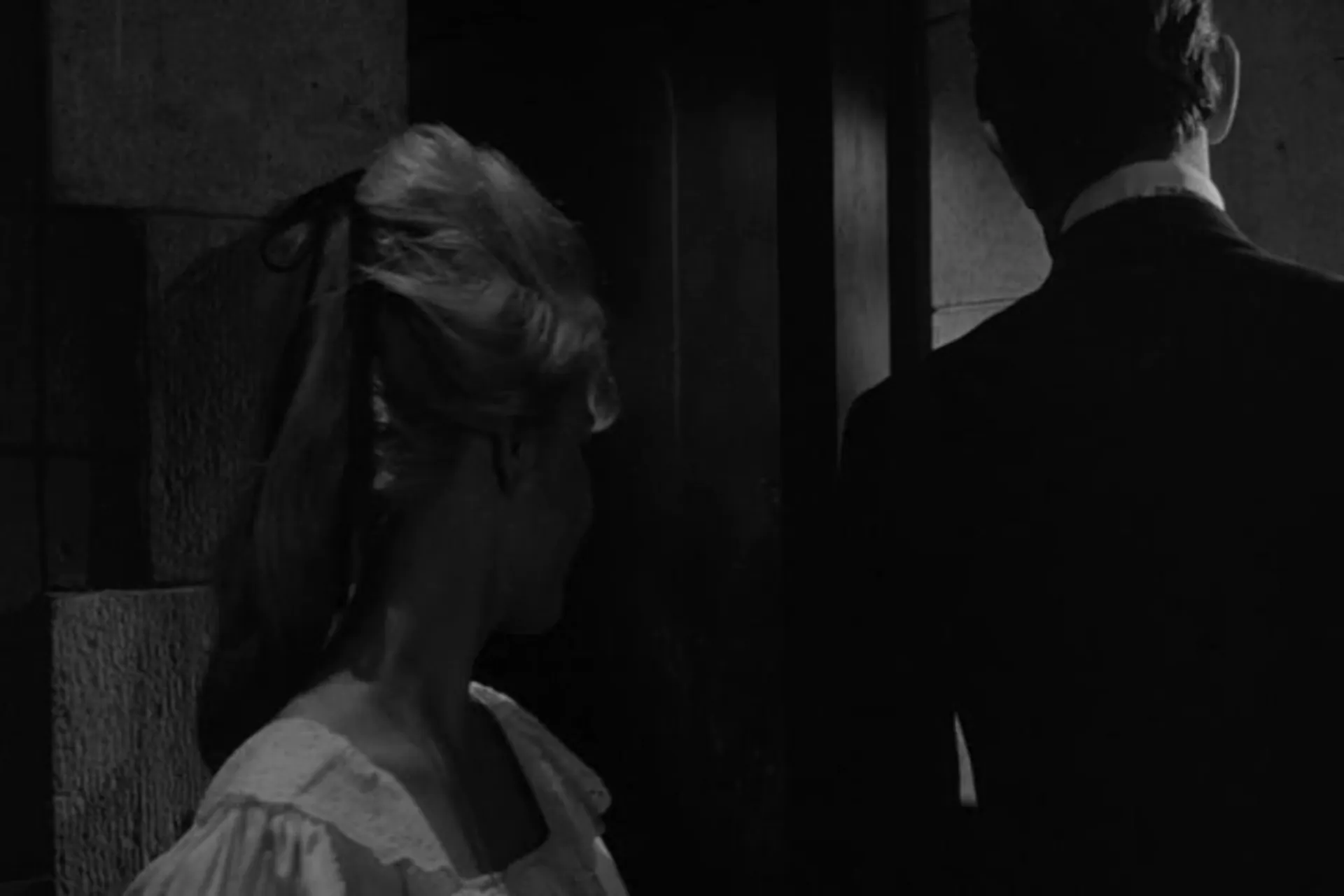 The Curse of the Living Corpse scene still 3