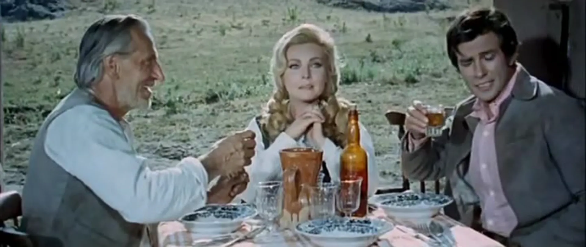 Dead Men Don't Count scene still 6