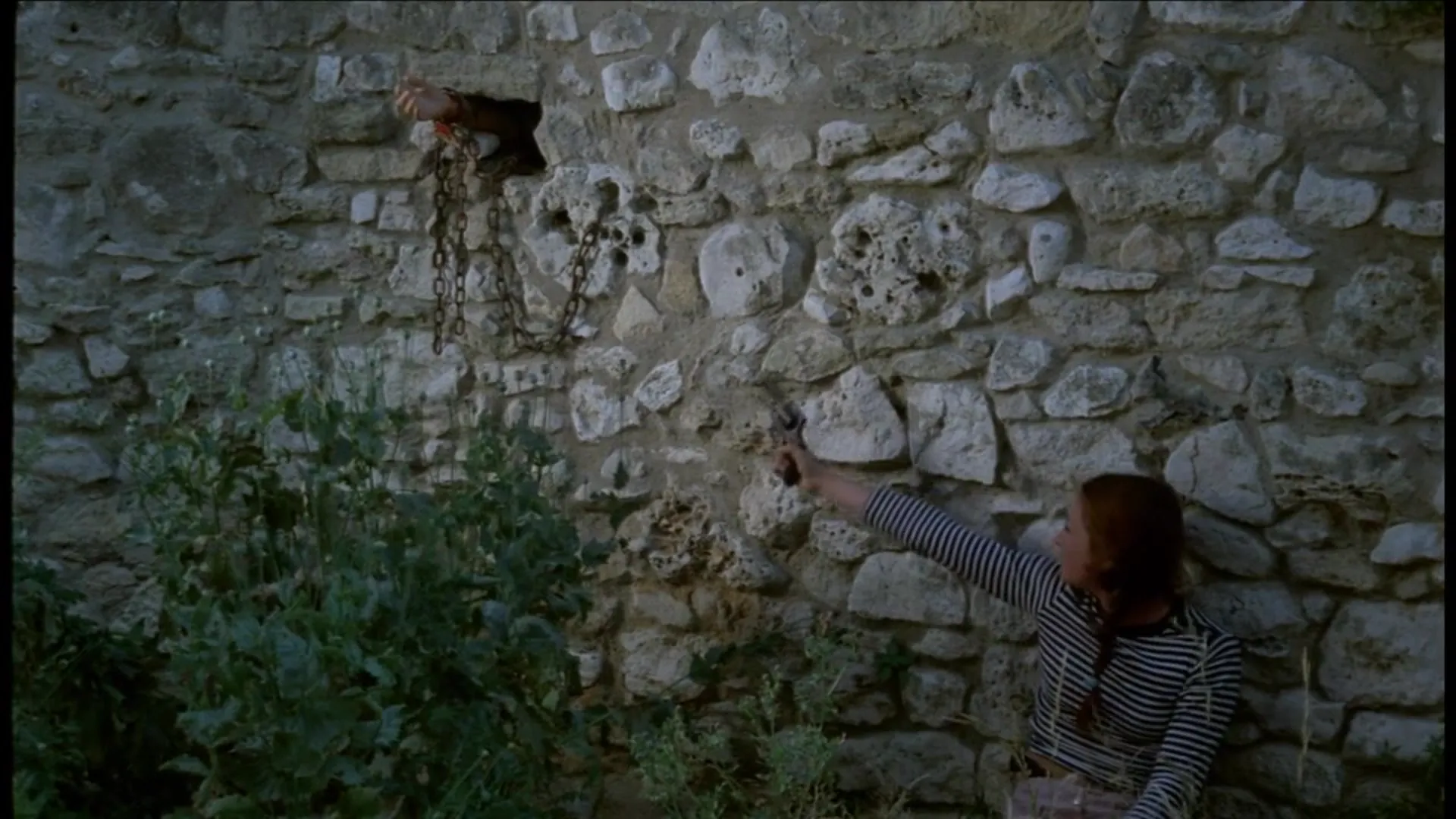 Requiem for a Vampire scene still 4