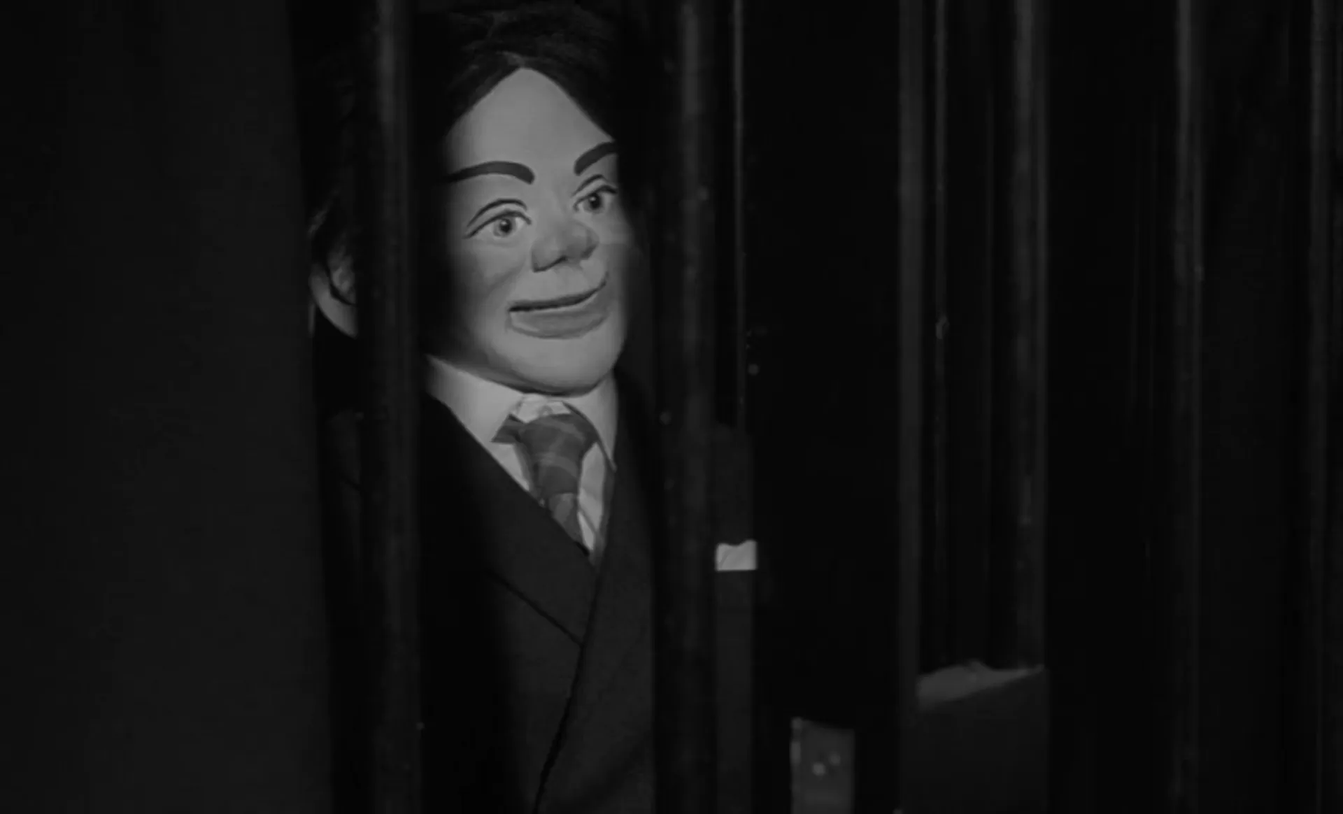 Devil Doll scene still 5