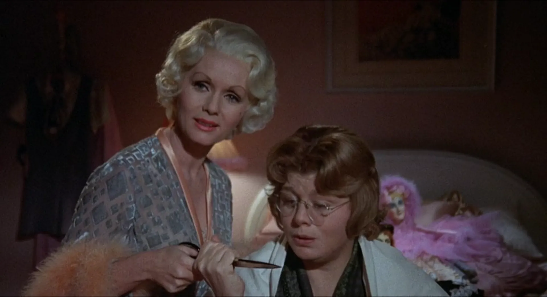 What's the Matter with Helen? scene still 2