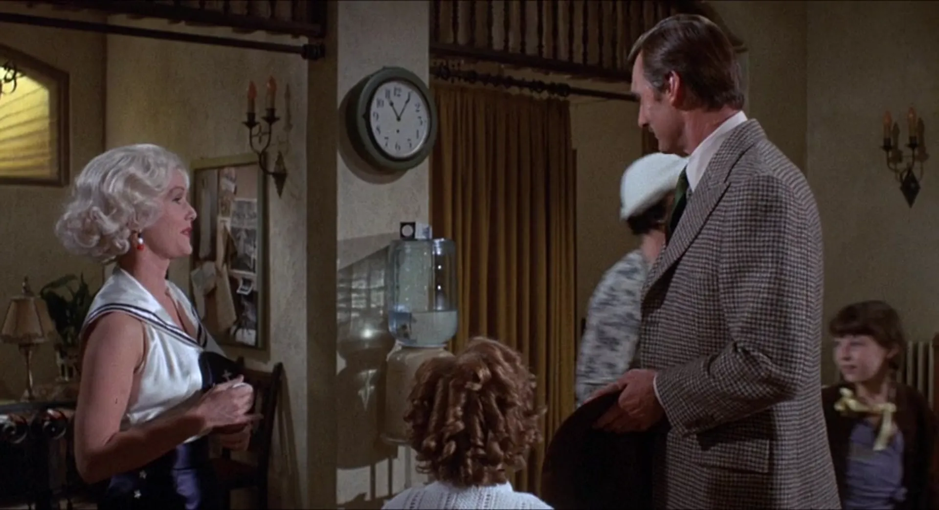 What's the Matter with Helen? scene still 3