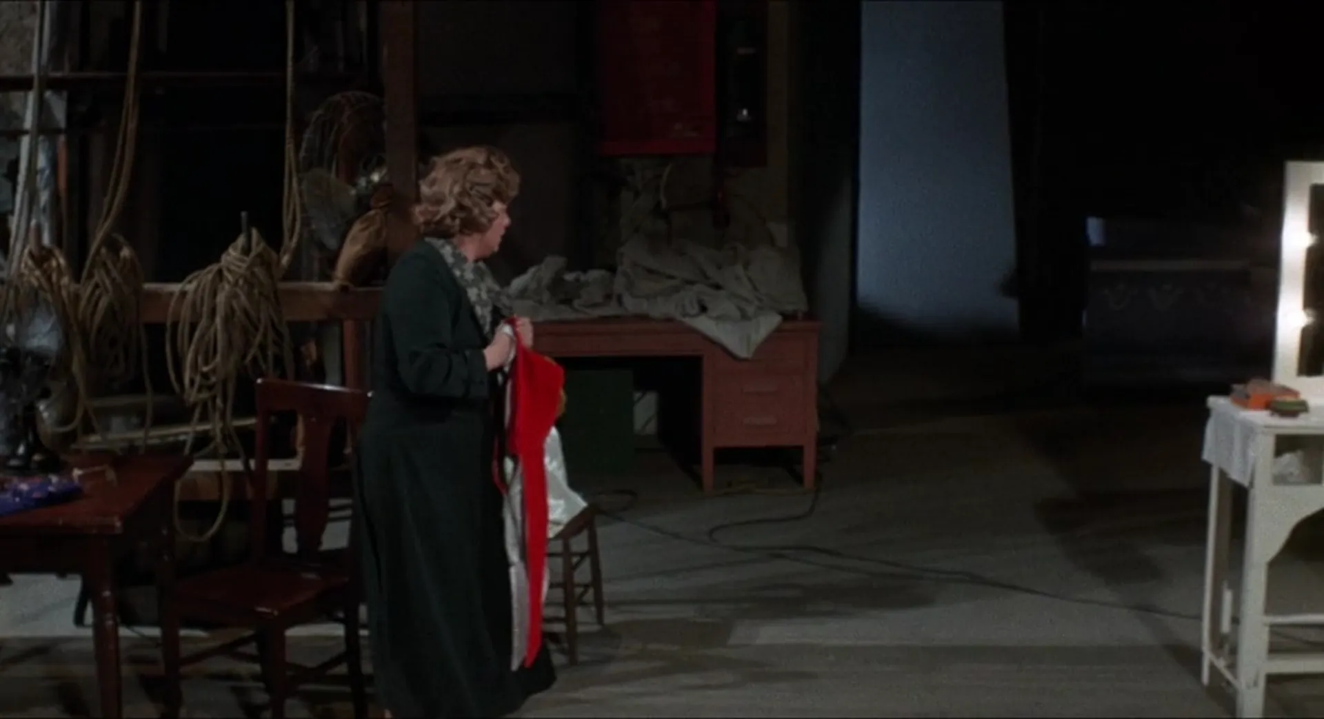 What's the Matter with Helen? scene still 6
