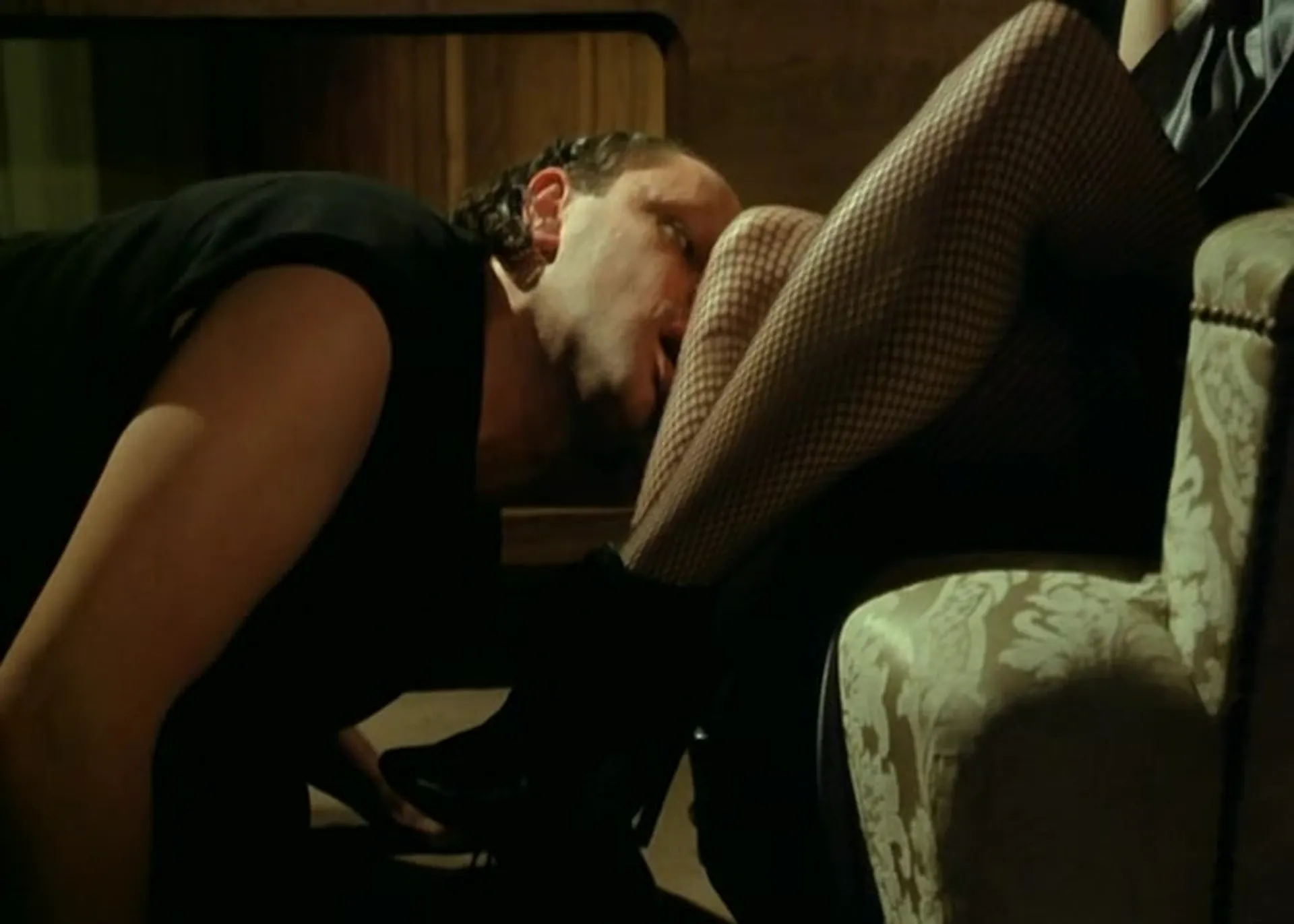 Faceless scene still 4