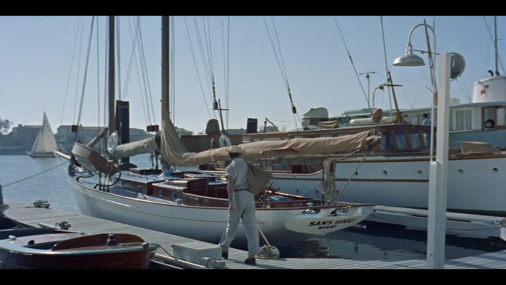 Underwater! scene still 2