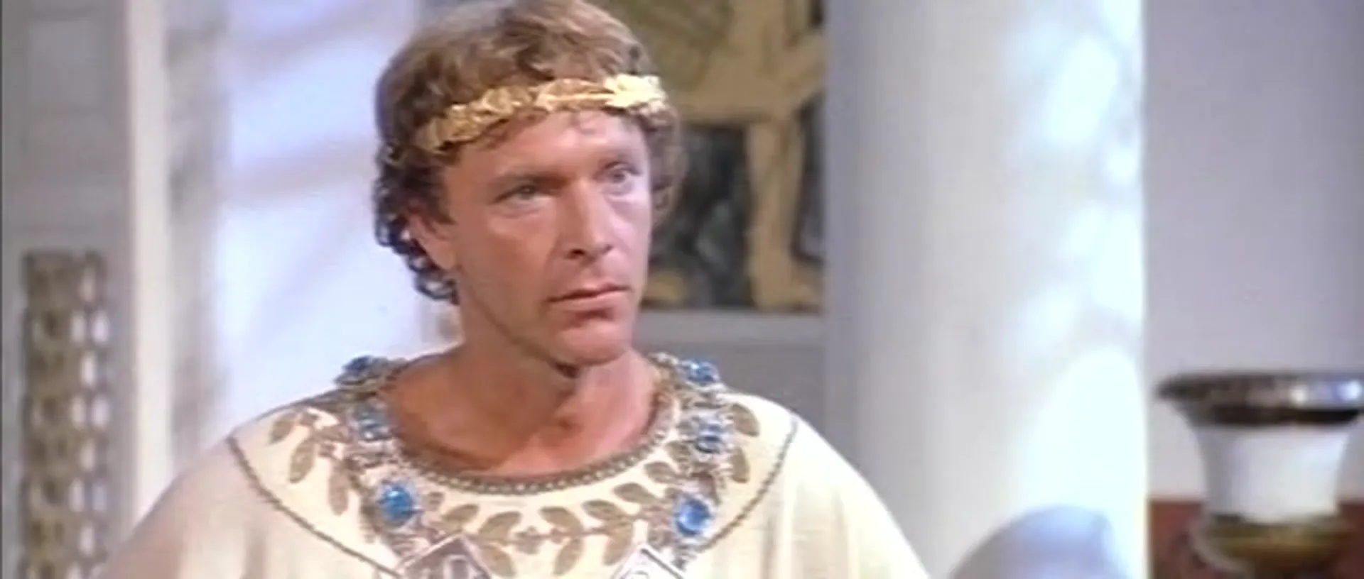 Caligula and Messalina scene still 1