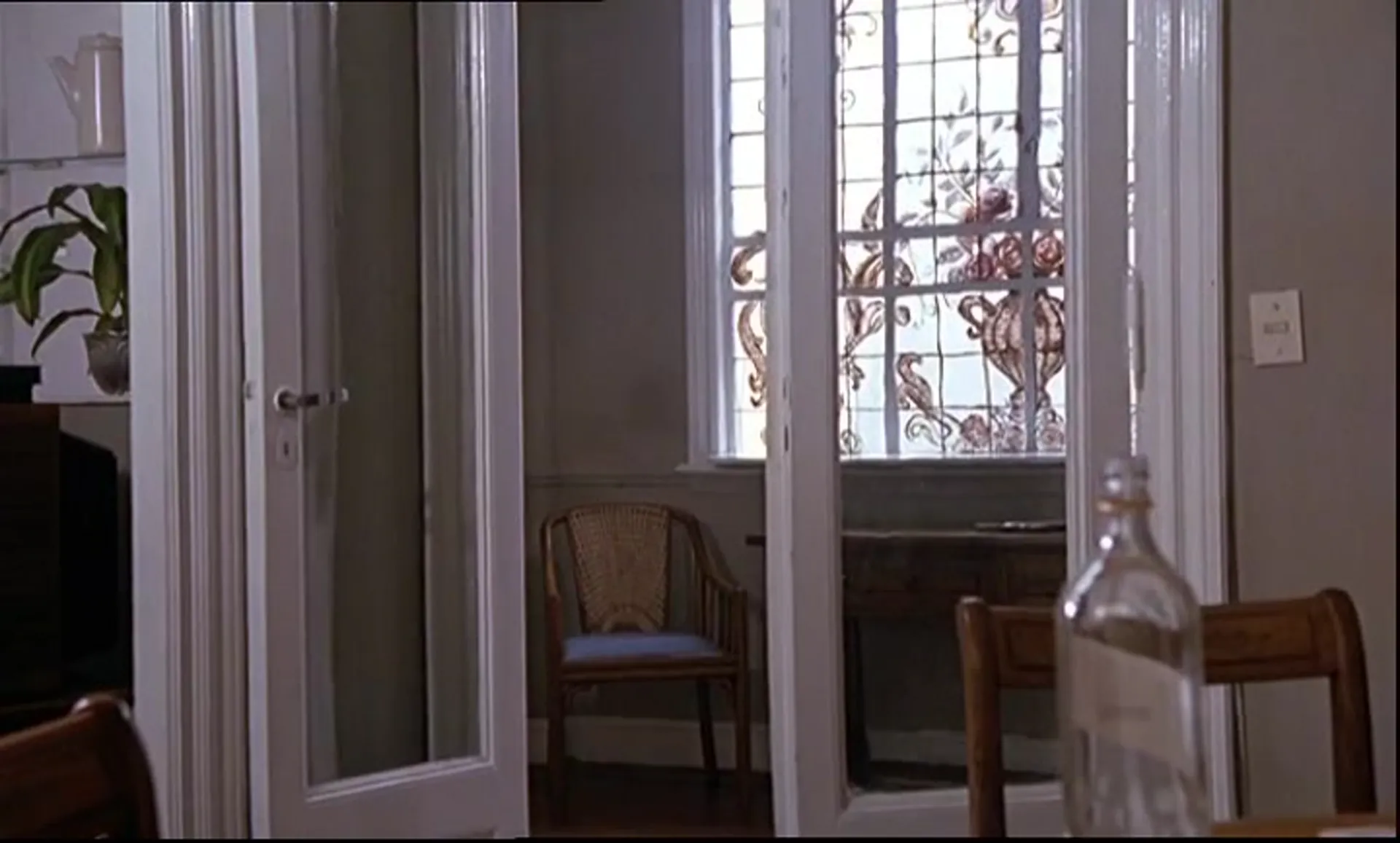 The Smile of the Fox scene still 6