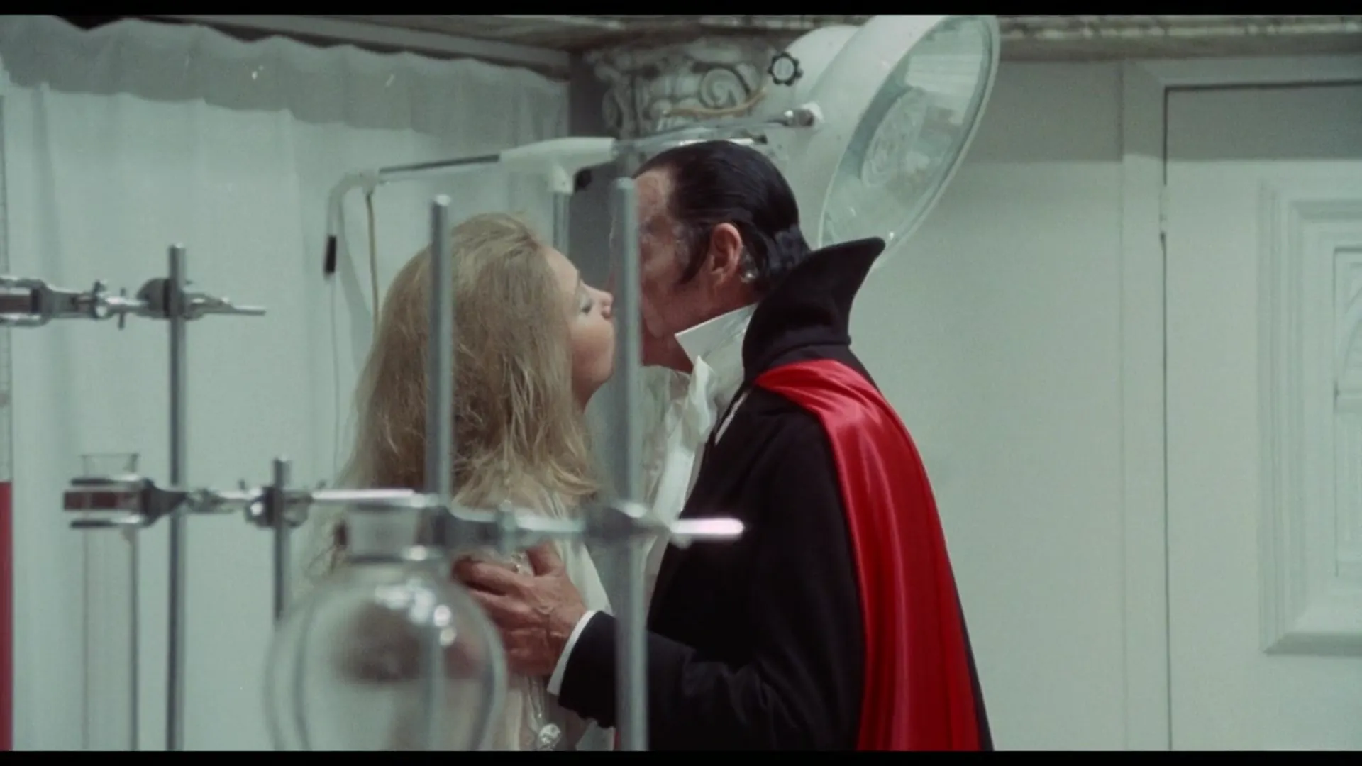 Vampira scene still 2
