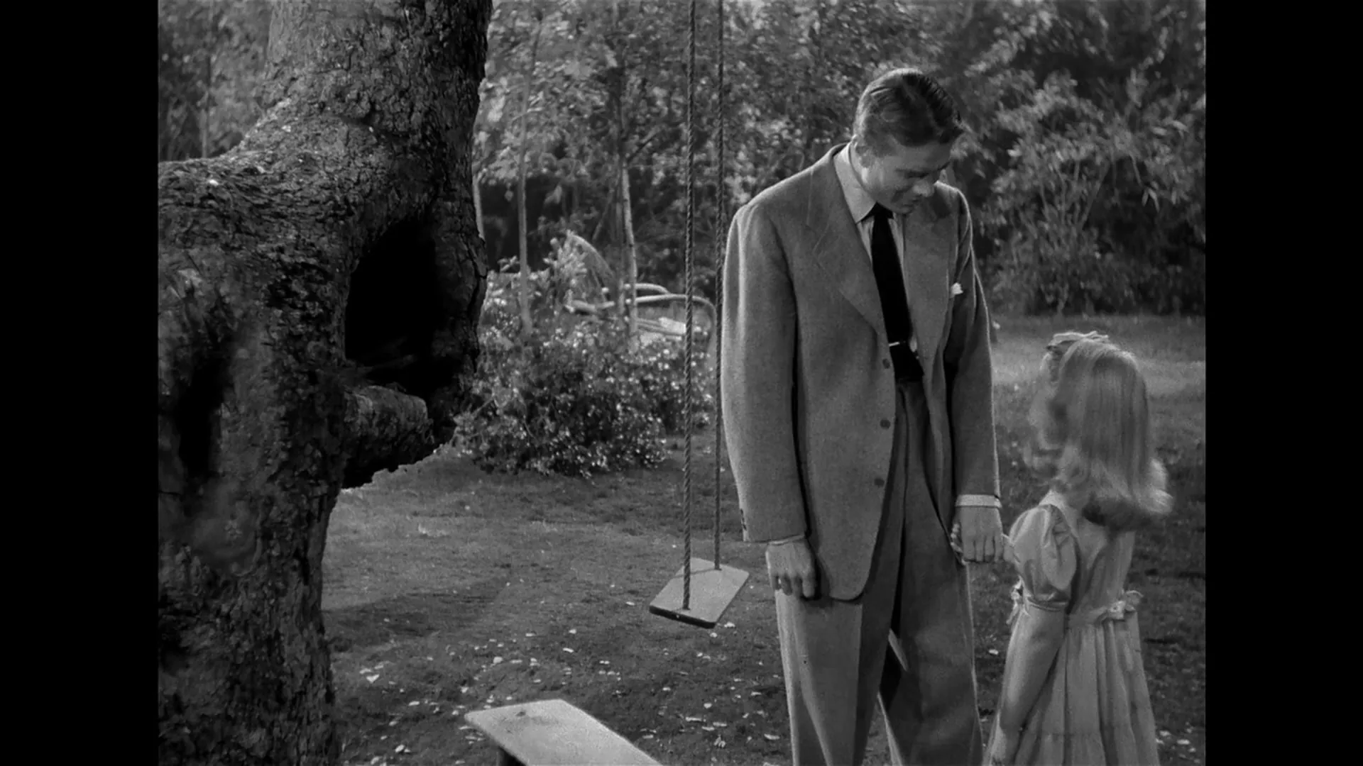 The Curse of the Cat People scene still 1