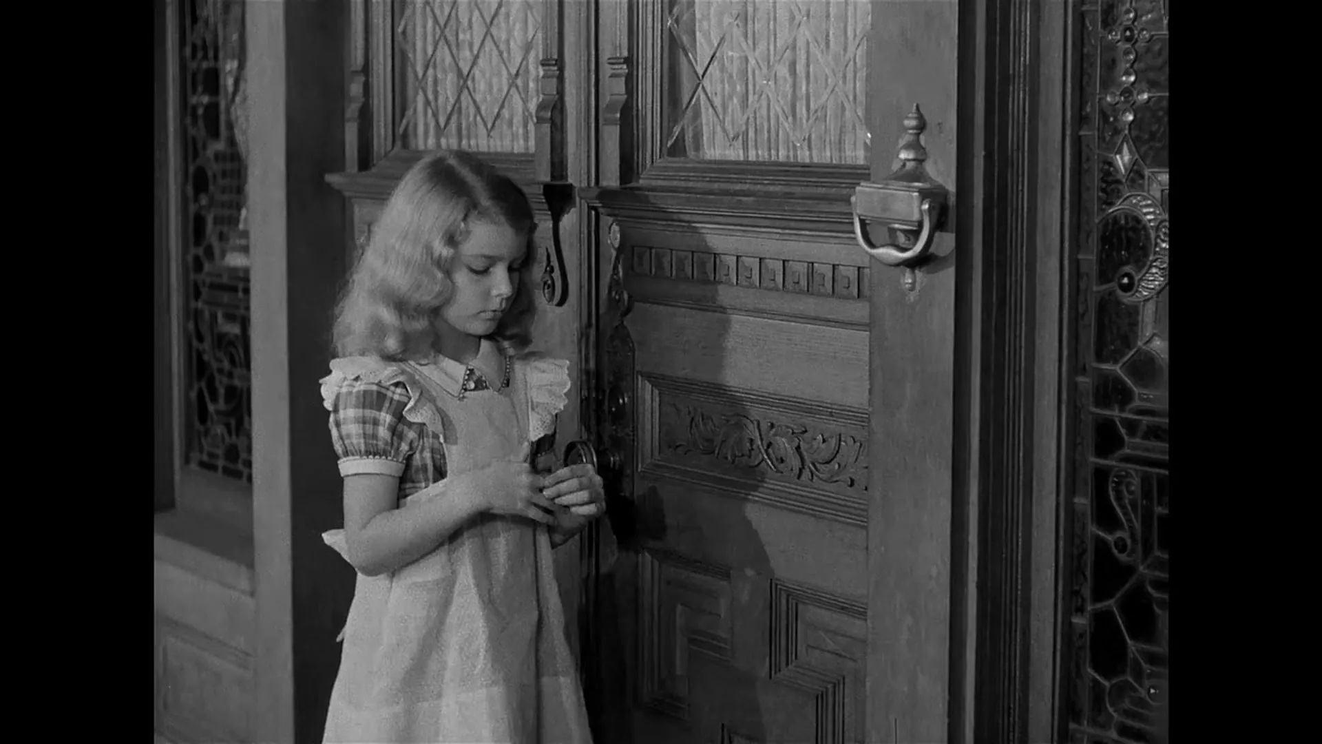The Curse of the Cat People scene still 4