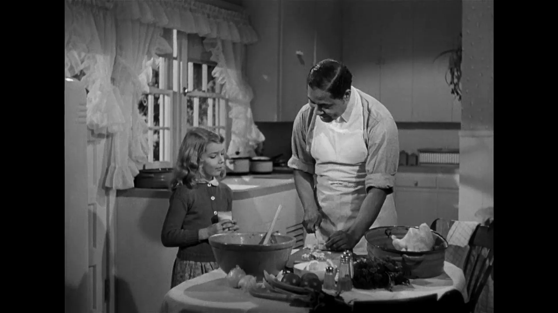 The Curse of the Cat People scene still 2