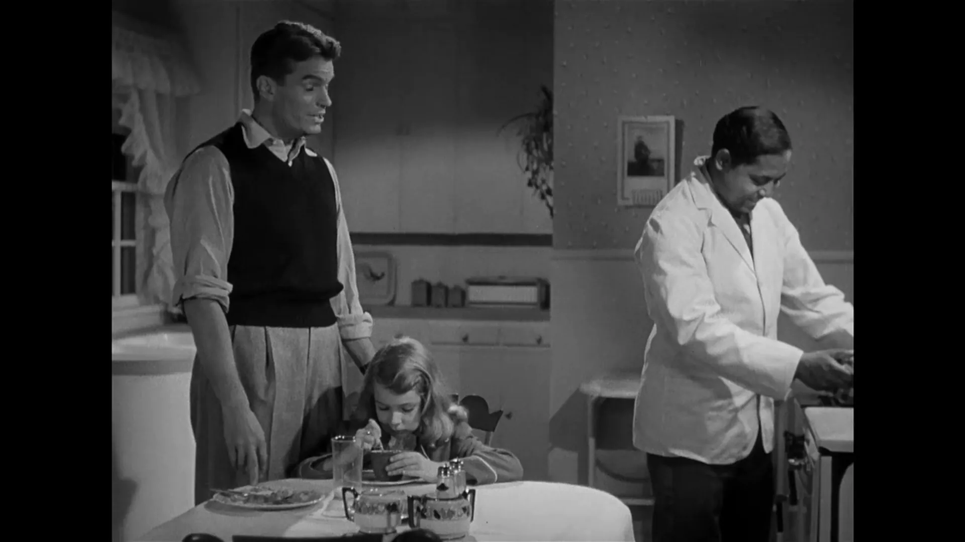 The Curse of the Cat People scene still 3