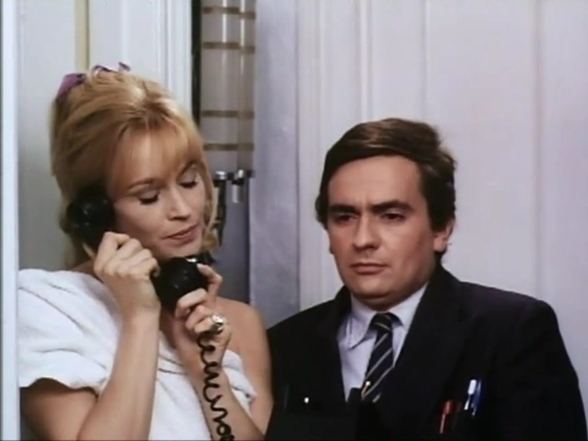 30 Is a Dangerous Age, Cynthia! scene still 2