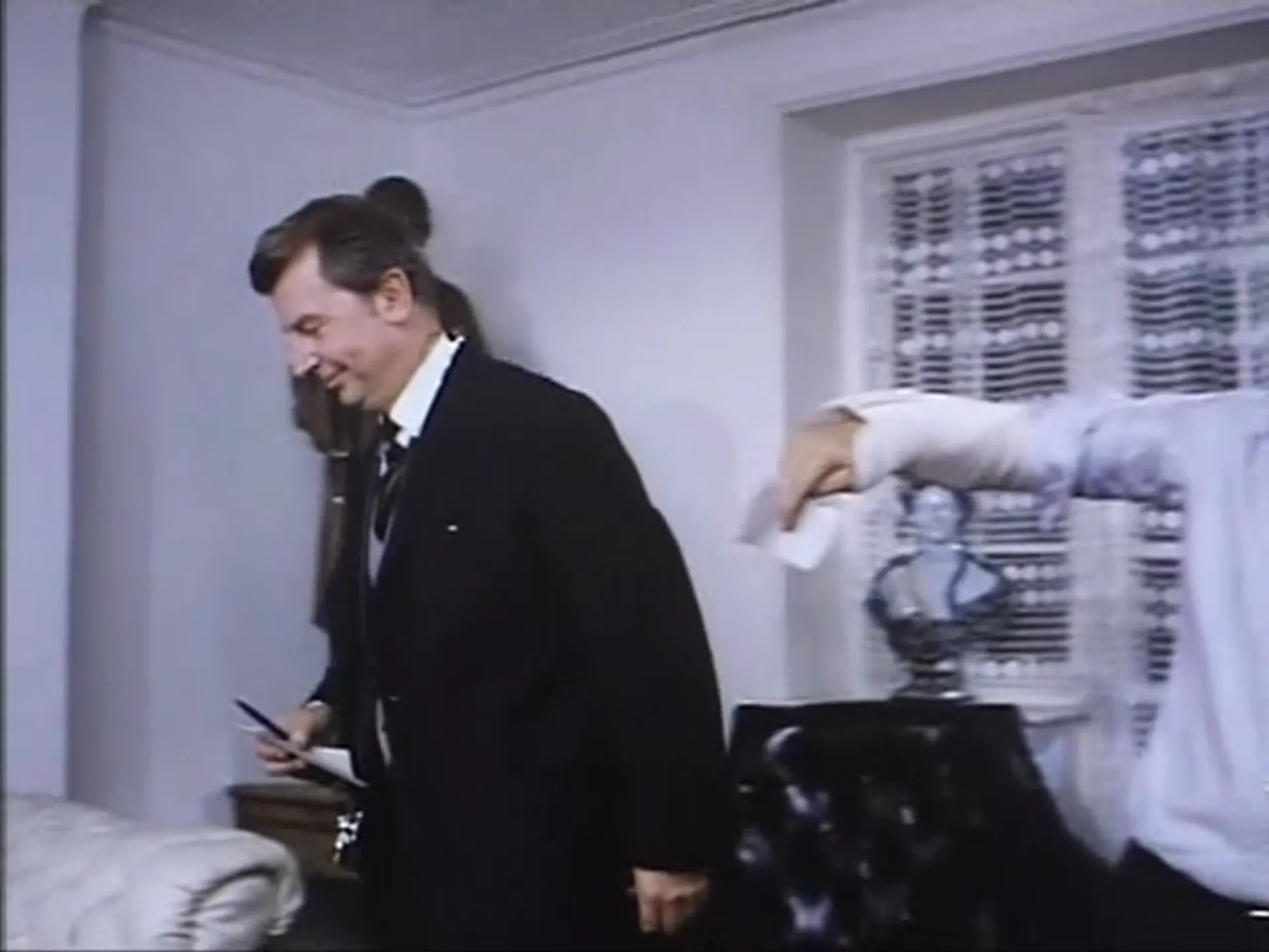 30 Is a Dangerous Age, Cynthia! scene still 6