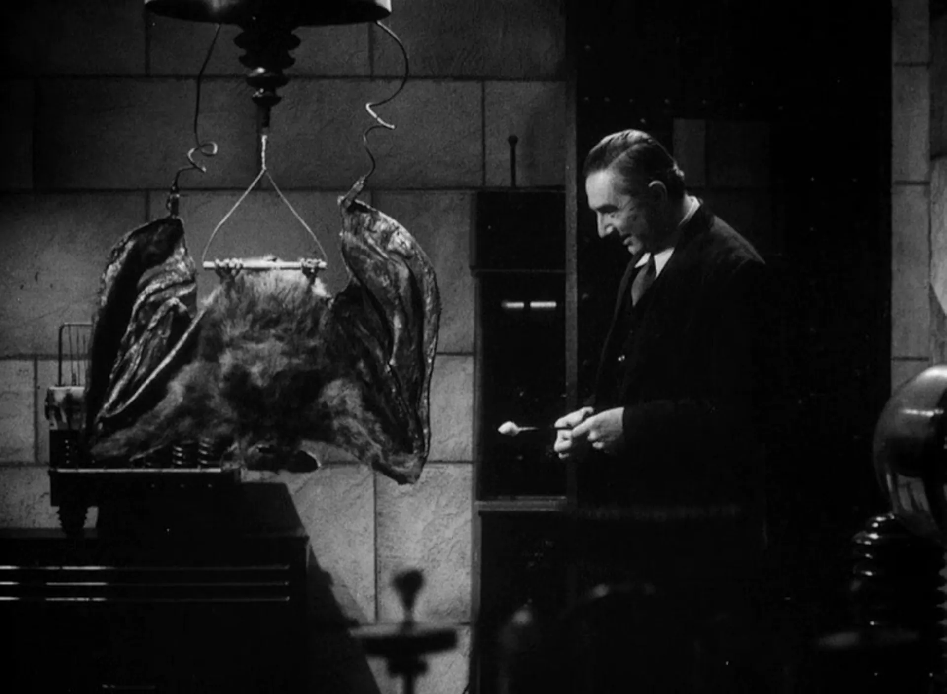 The Devil Bat scene still 1