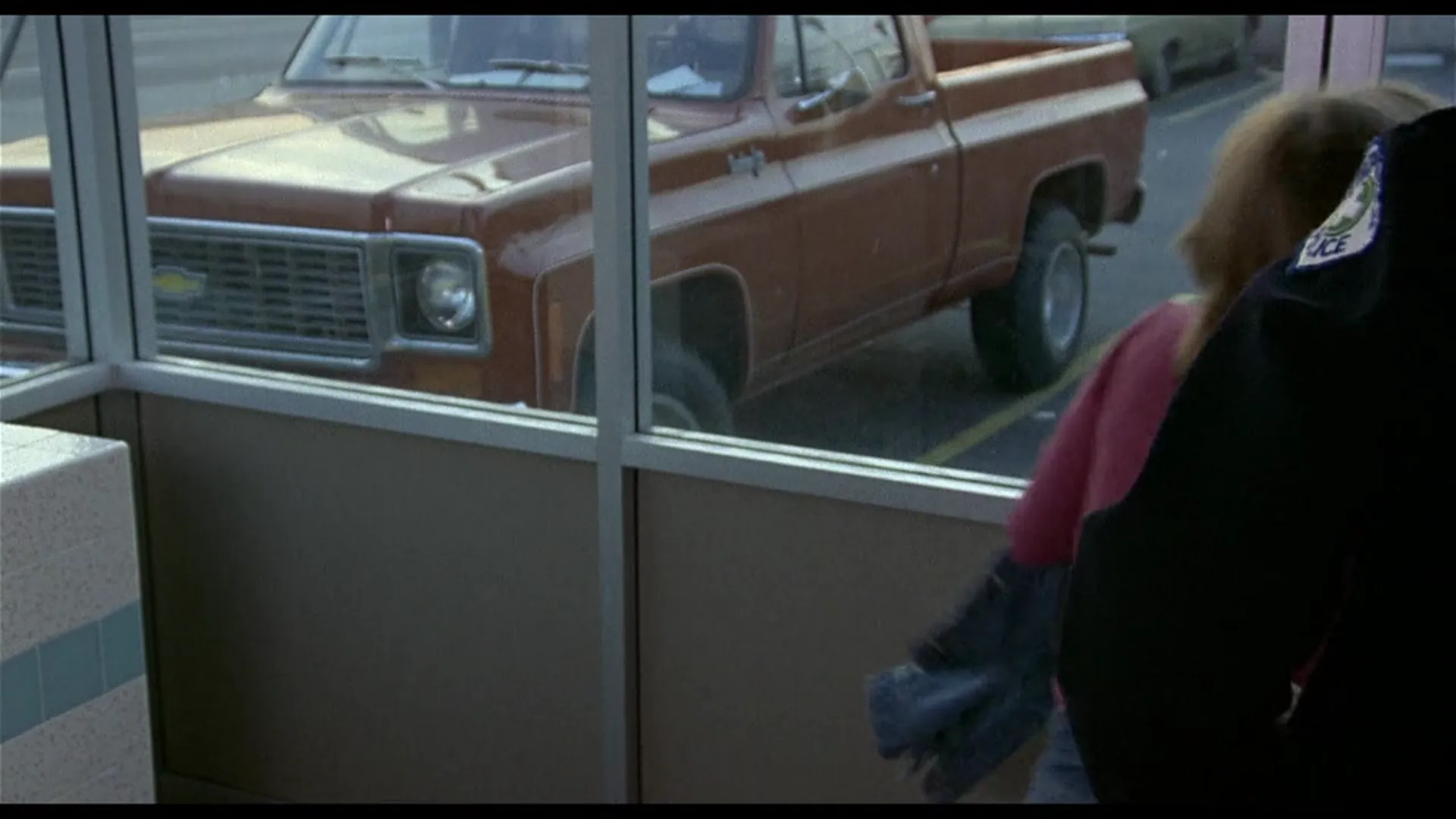 Switchblade Sisters scene still 1