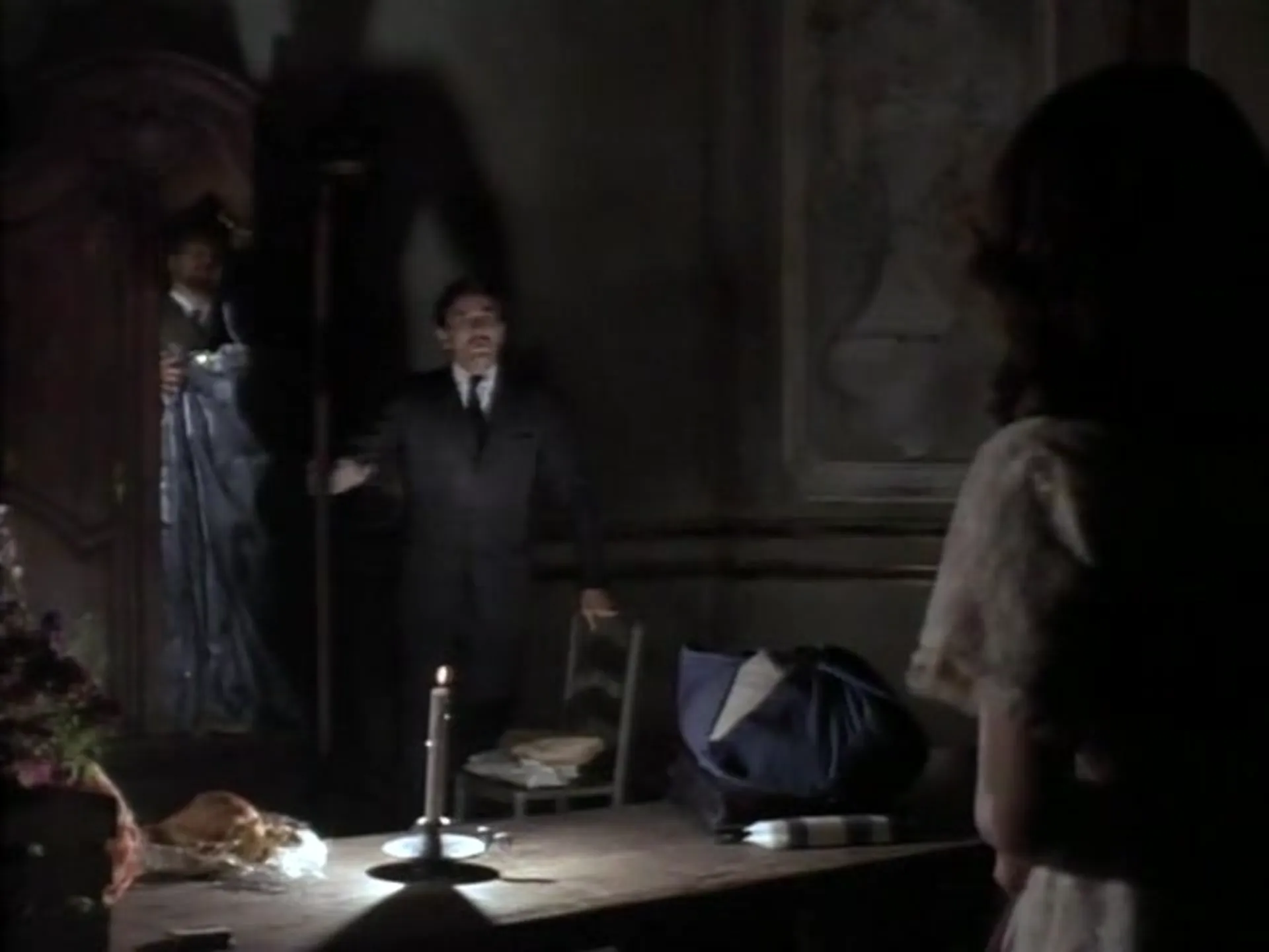 Ghosts, Italian Style scene still 4
