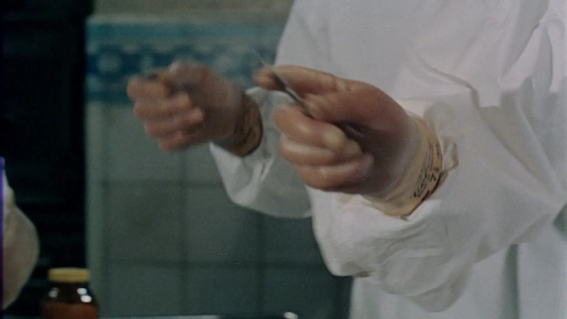Island of Terror scene still 3
