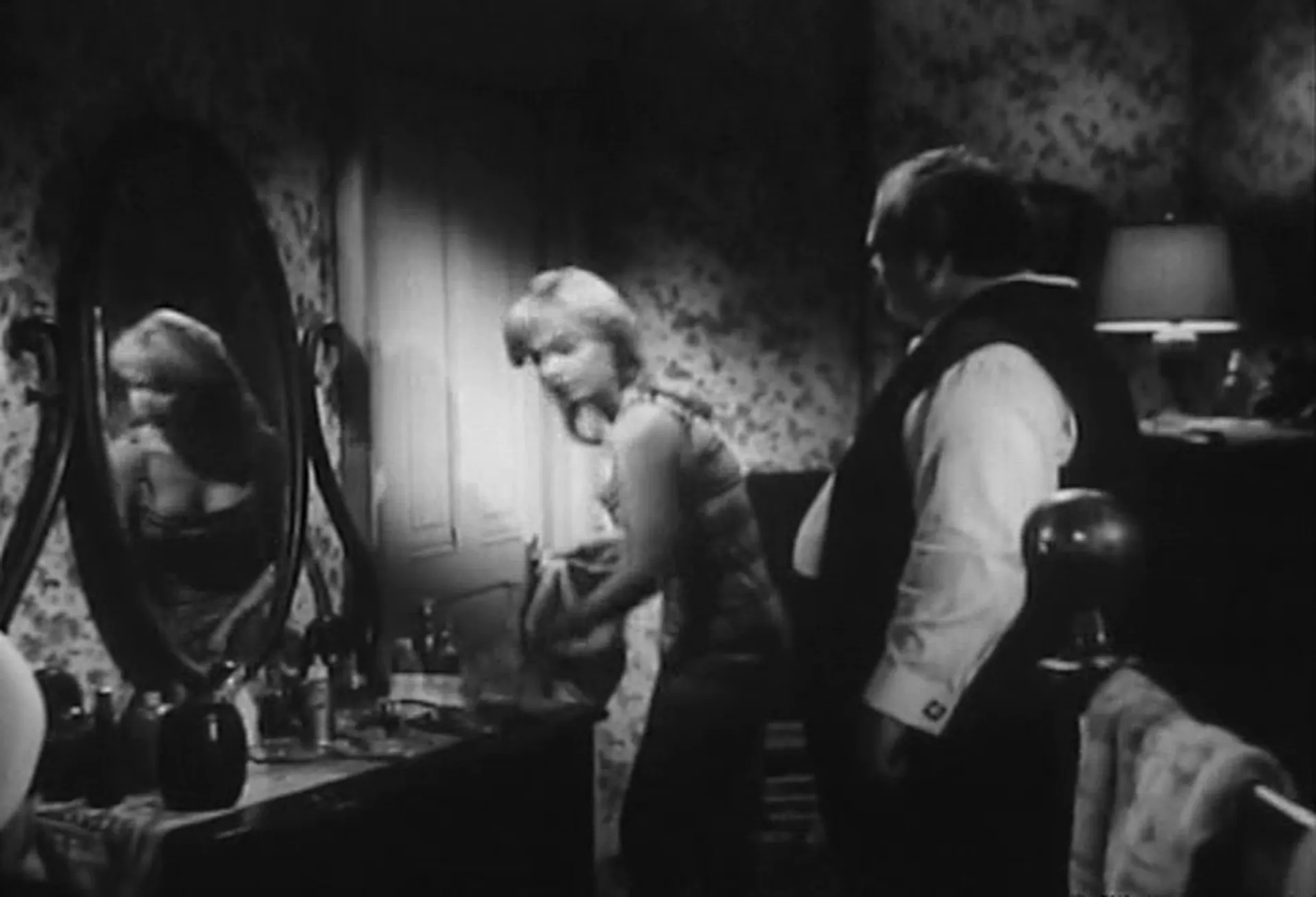 Attack of the Giant Leeches scene still 1