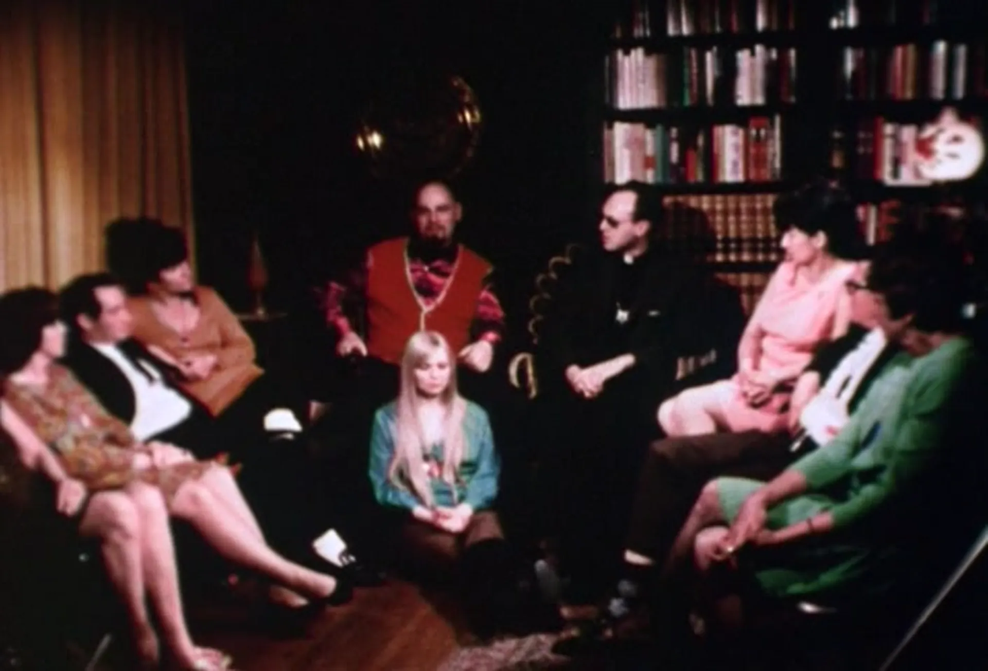 Satanis: The Devil's Mass scene still 2