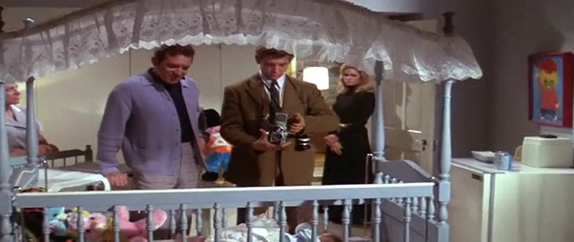 Daddy's Gone A-Hunting scene still 6