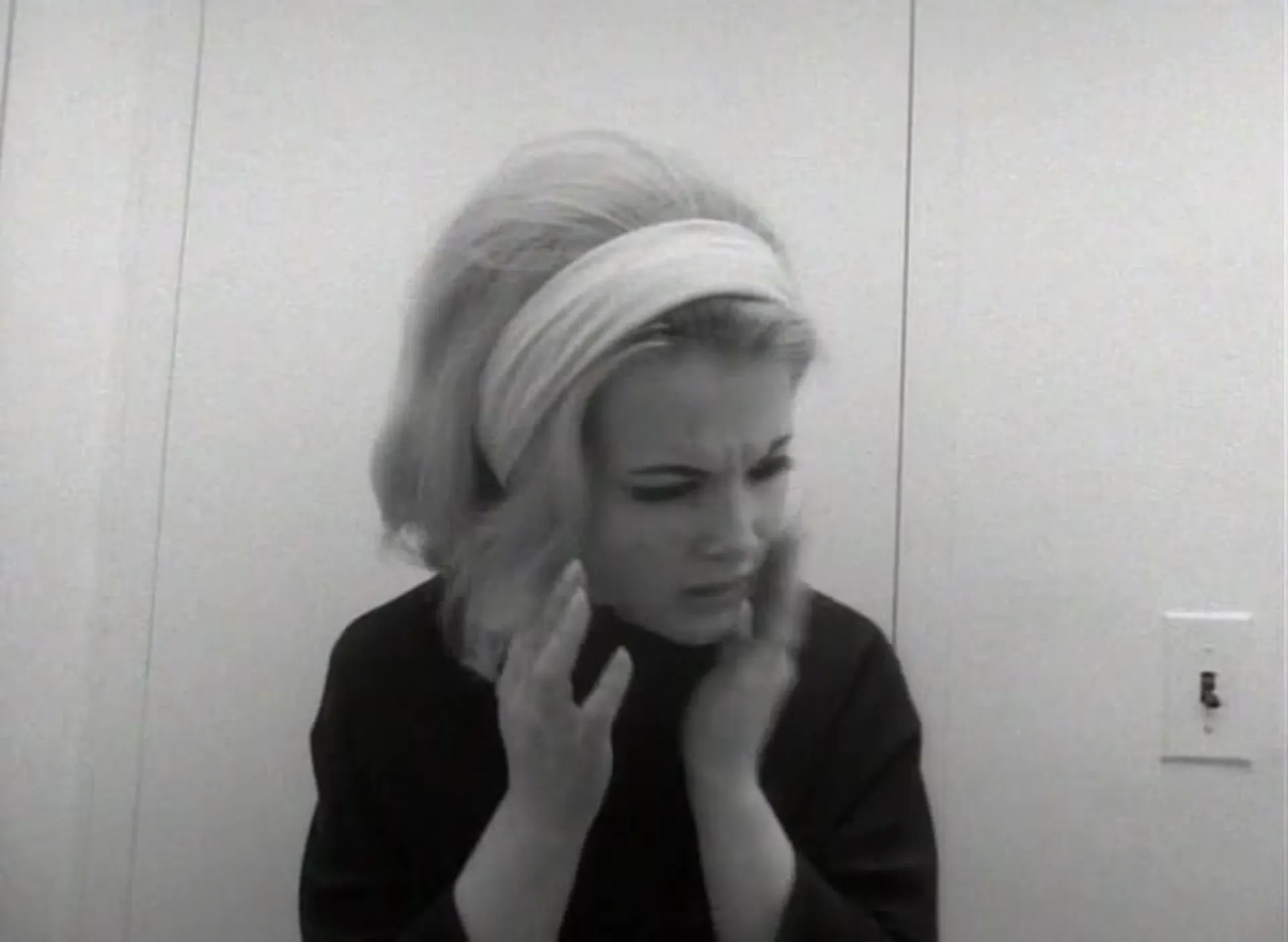 Bad Girls Go to Hell scene still 3