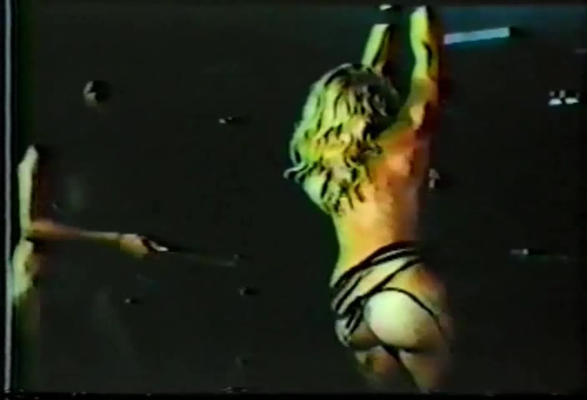 Slaves in Cages scene still 8