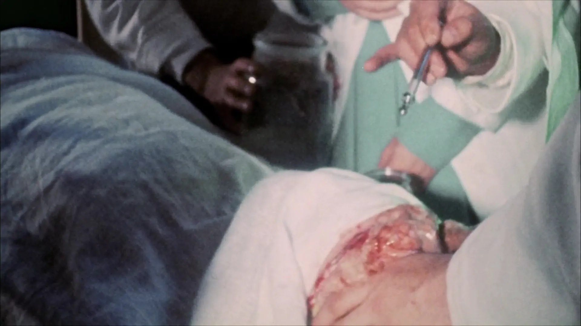 The Man with Two Heads scene still 2