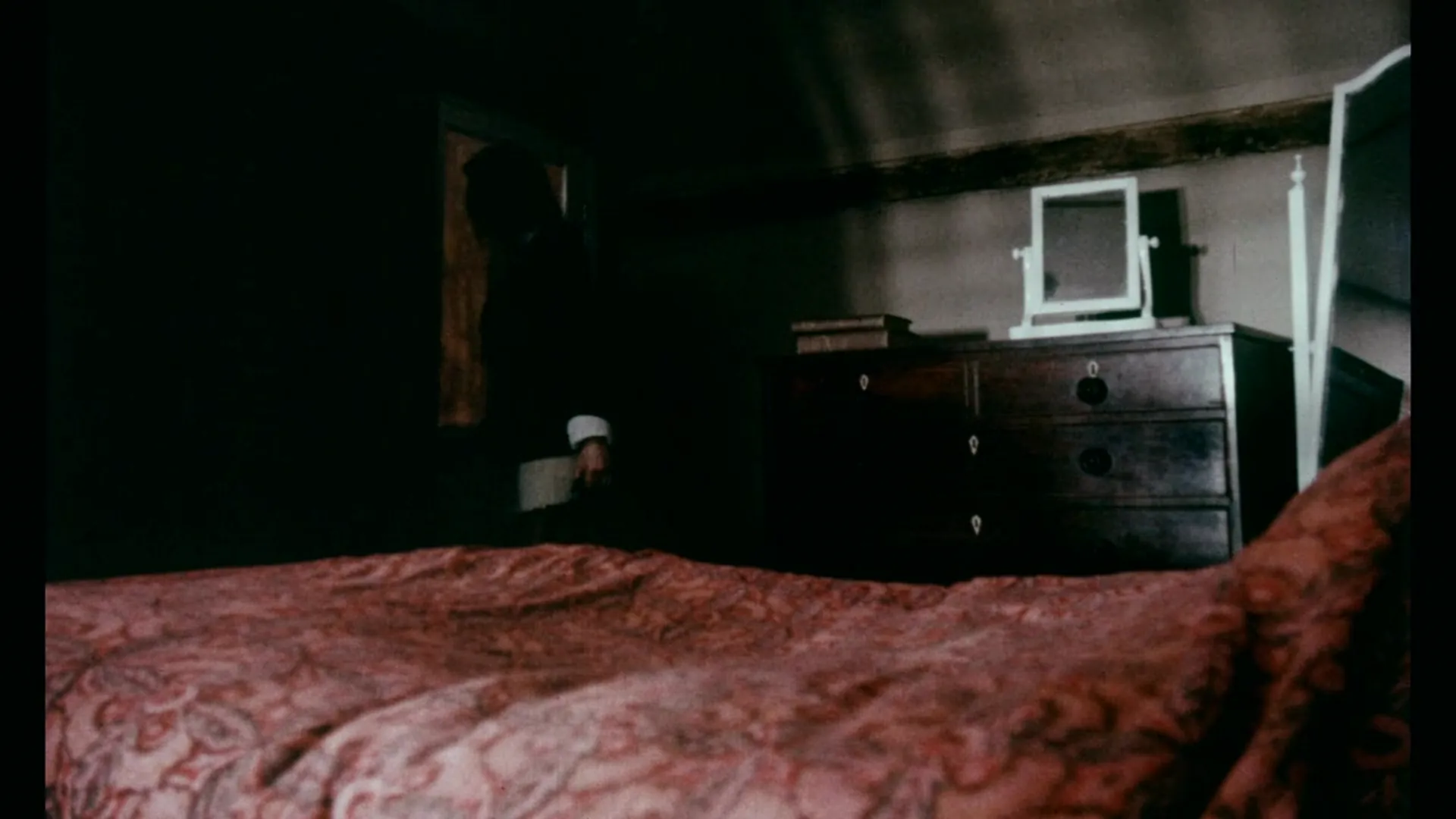 House on Straw Hill scene still 4
