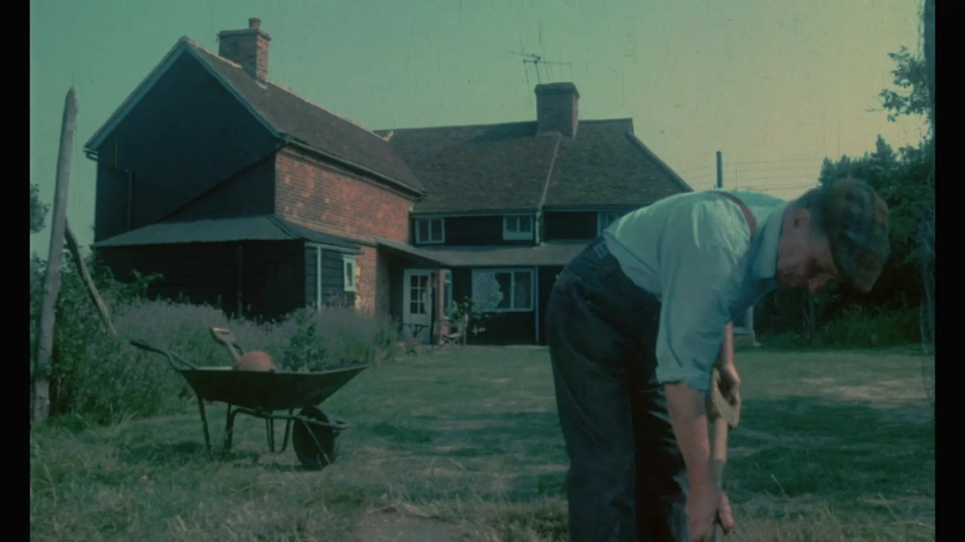 House on Straw Hill scene still 1