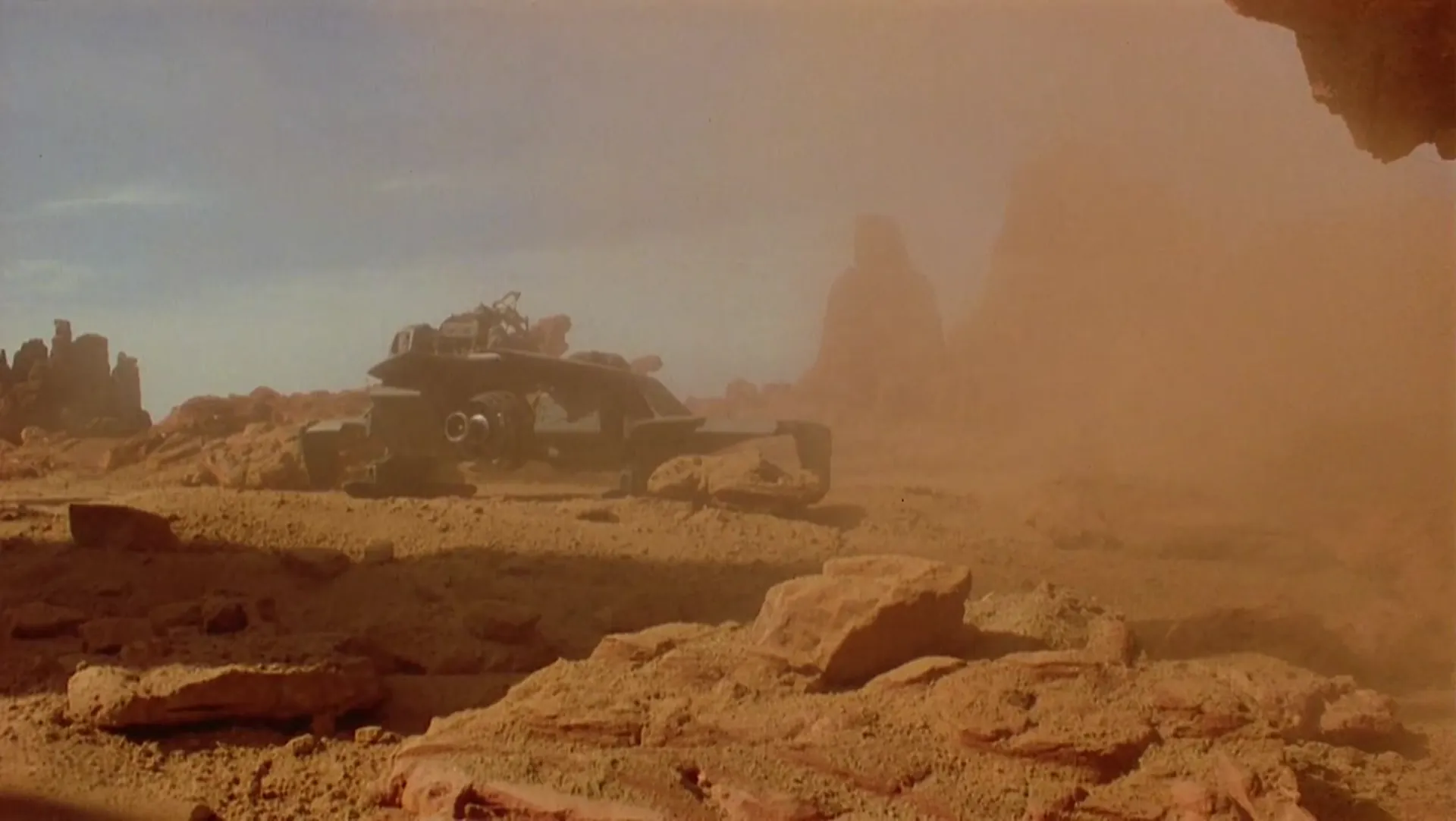 Spacehunter: Adventures in the Forbidden Zone scene still 1