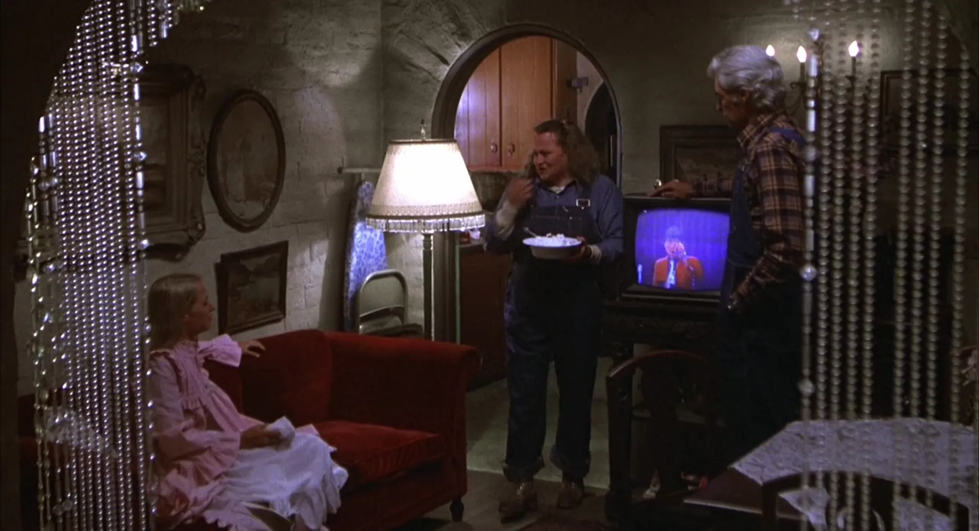 Motel Hell scene still 2