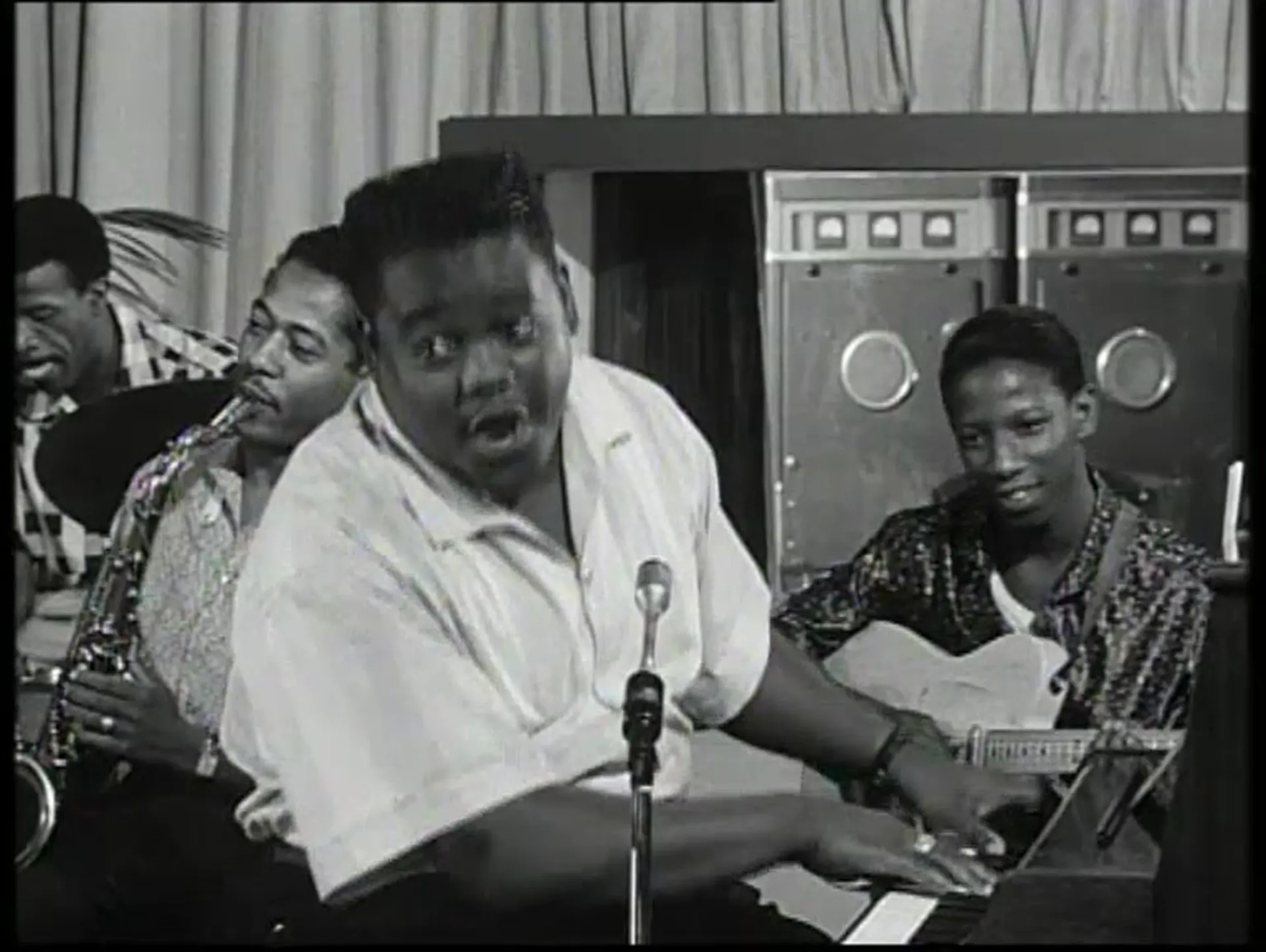 Shake, Rattle and Rock! scene still 1