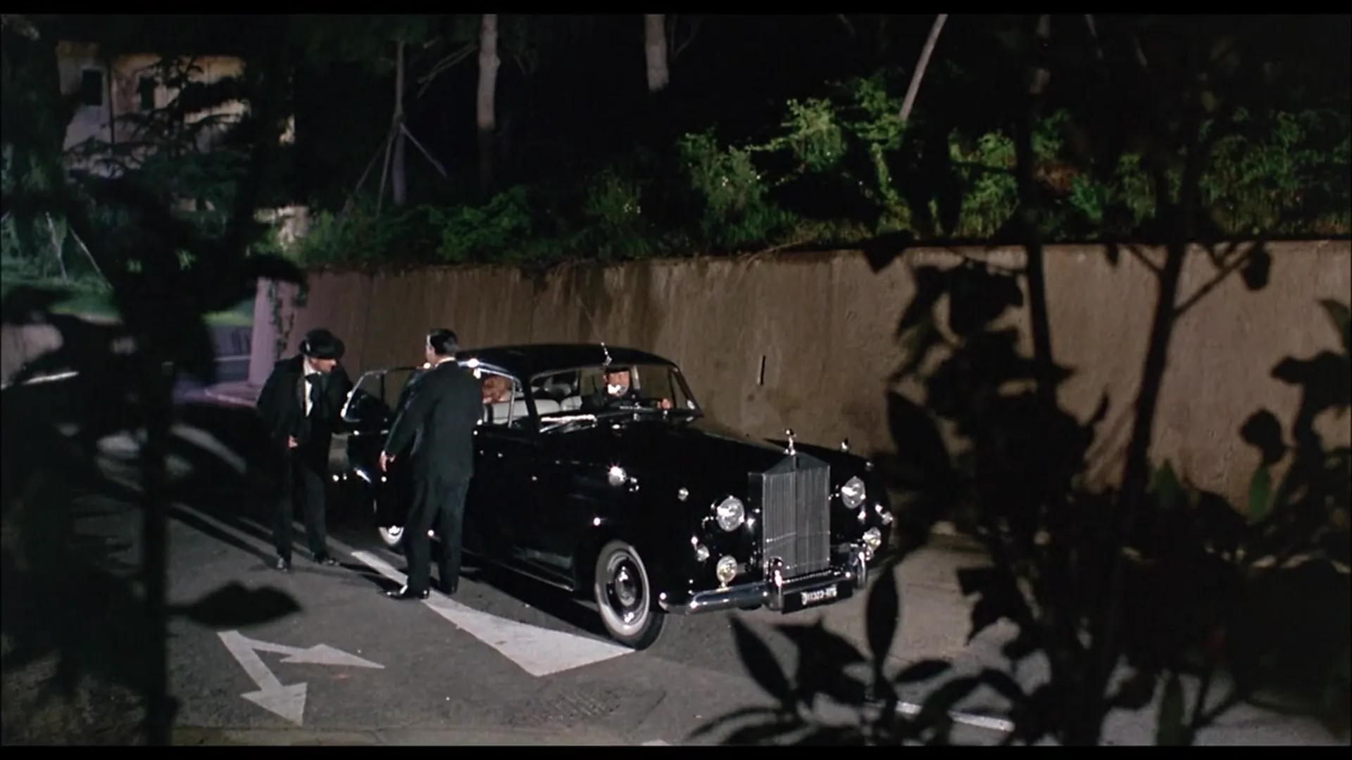 Dr. Goldfoot and the Girl Bombs scene still 1
