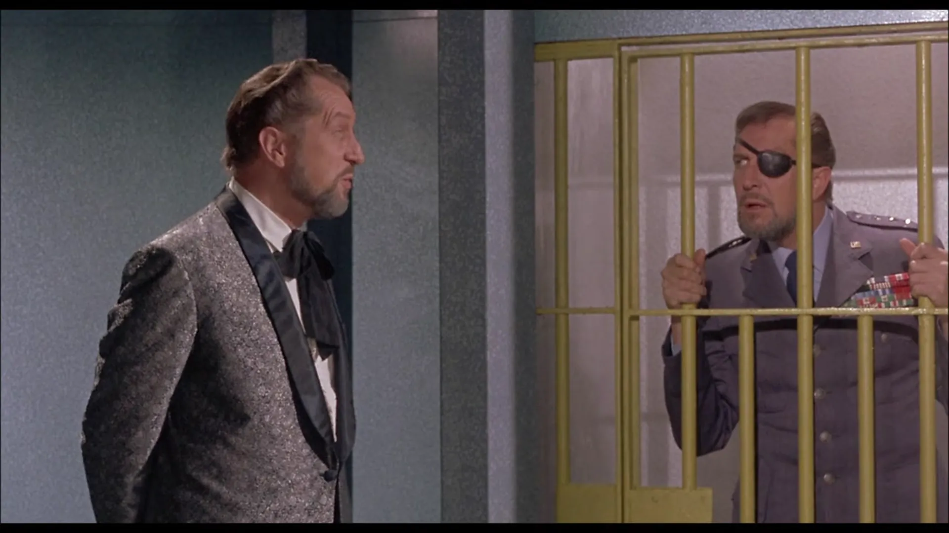 Dr. Goldfoot and the Girl Bombs scene still 3