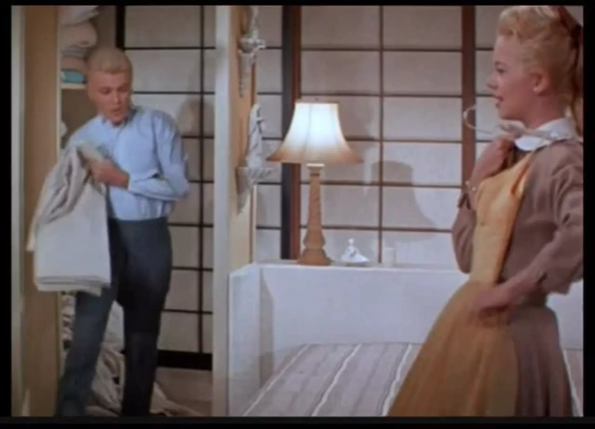 Love in a Goldfish Bowl scene still 3