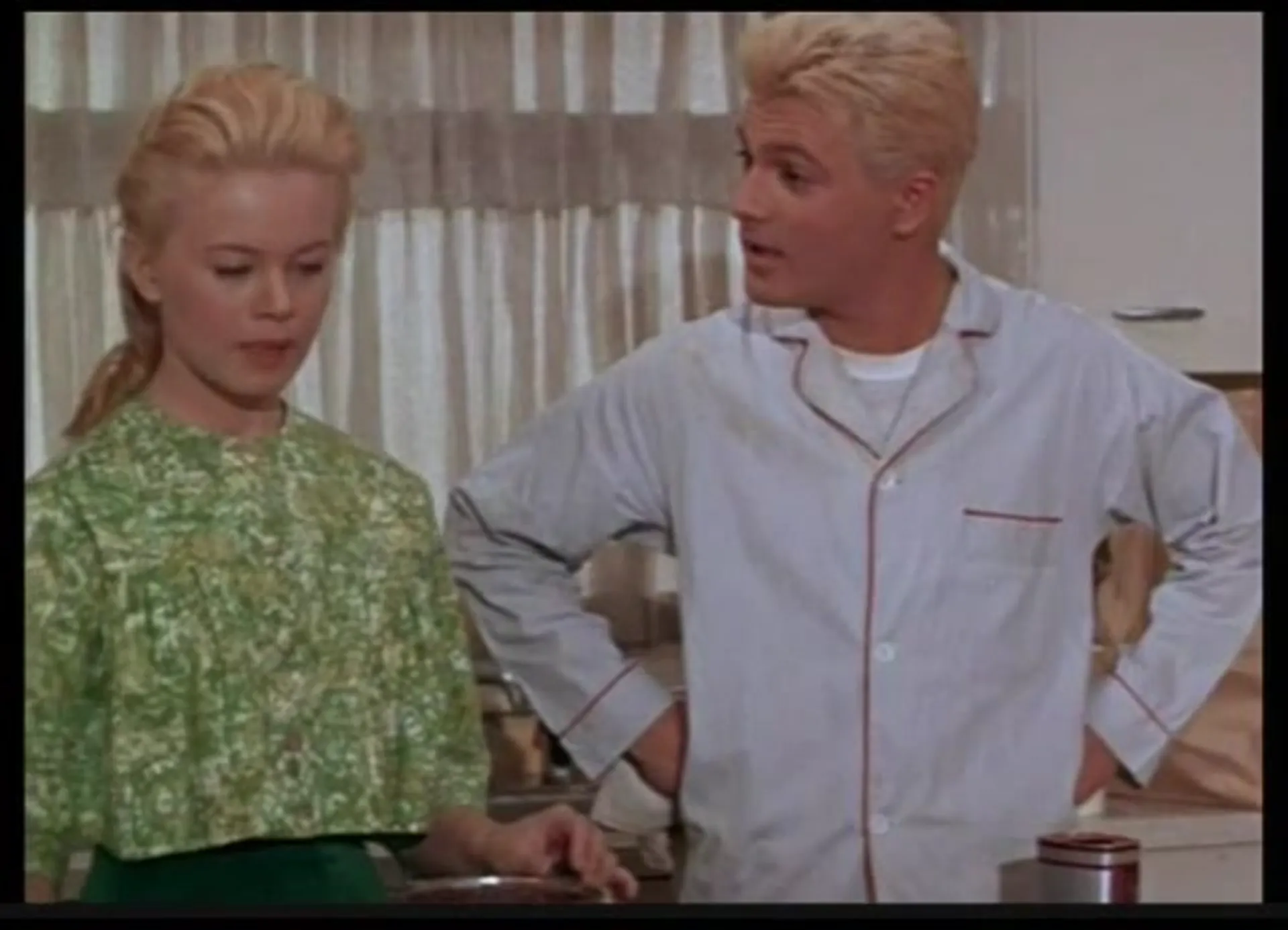 Love in a Goldfish Bowl scene still 4