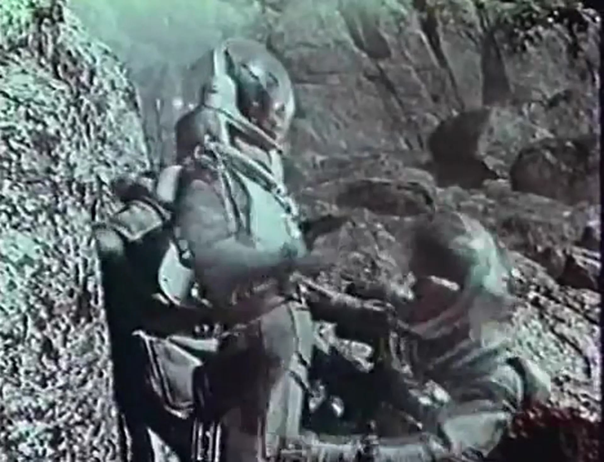 Voyage to the Planet of Prehistoric Women scene still 4