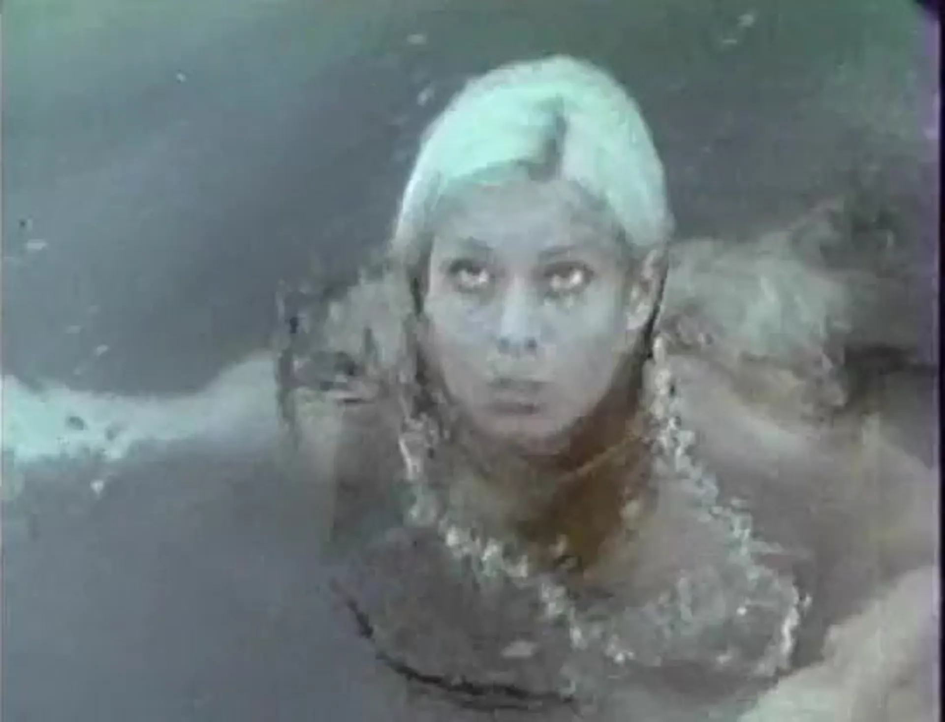 Voyage to the Planet of Prehistoric Women scene still 6