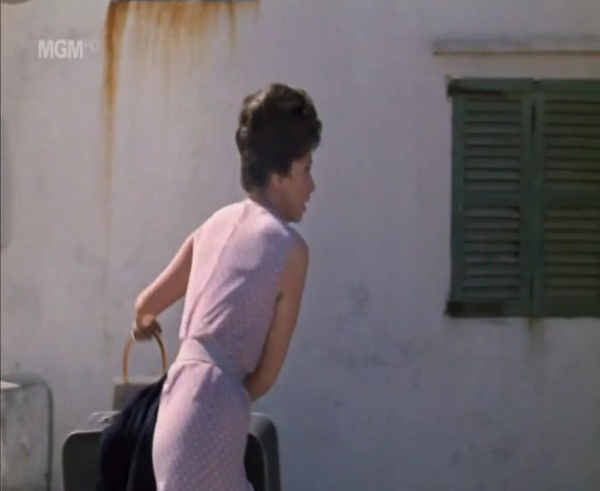 Woman of Straw scene still 4
