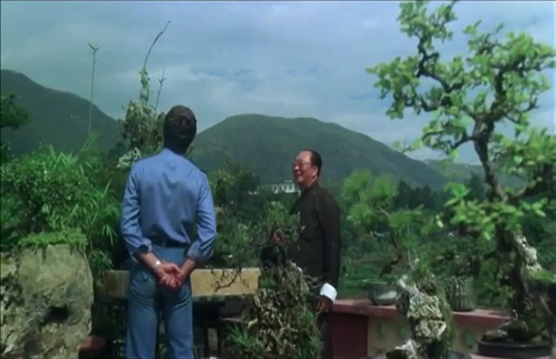 Yellow Emanuelle scene still 5